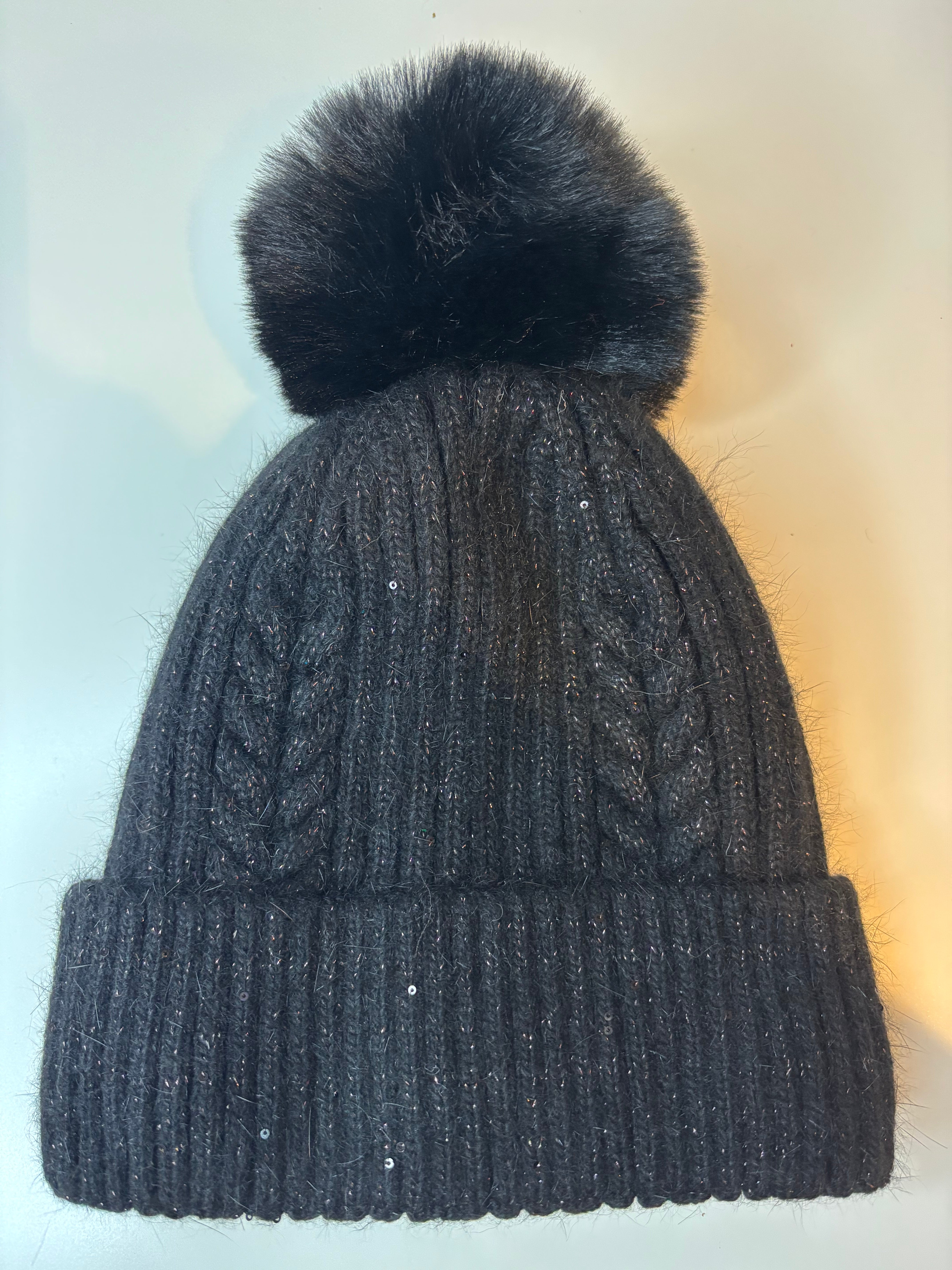 Bonnet noir pailleté à pompon