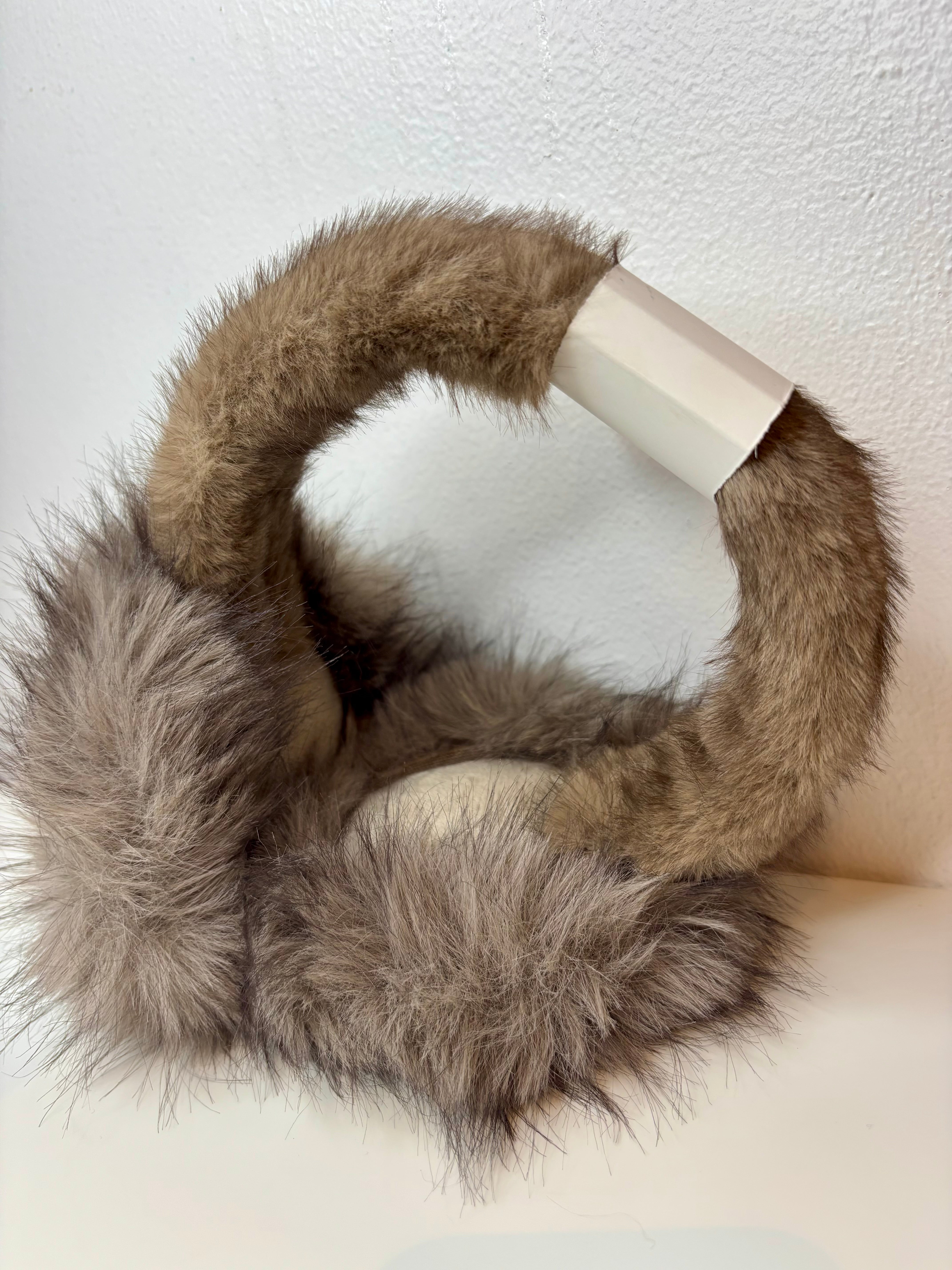 Caches-oreilles taupe