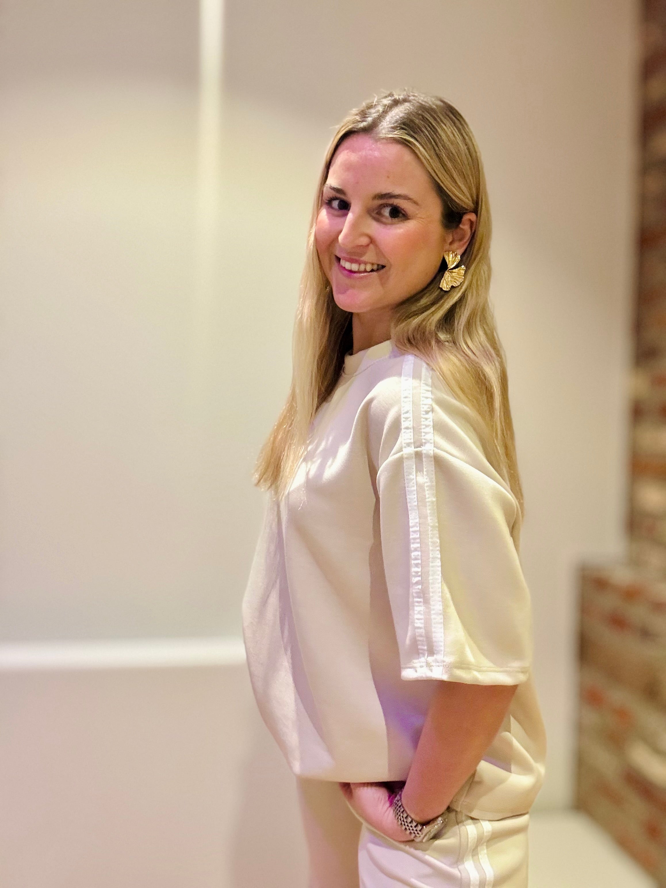 T-shirt beige moderne