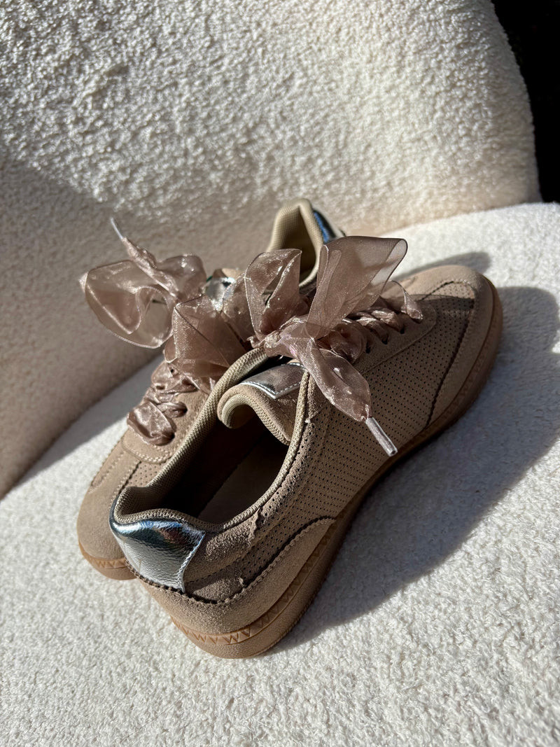 Baskets AURA Emblem taupe