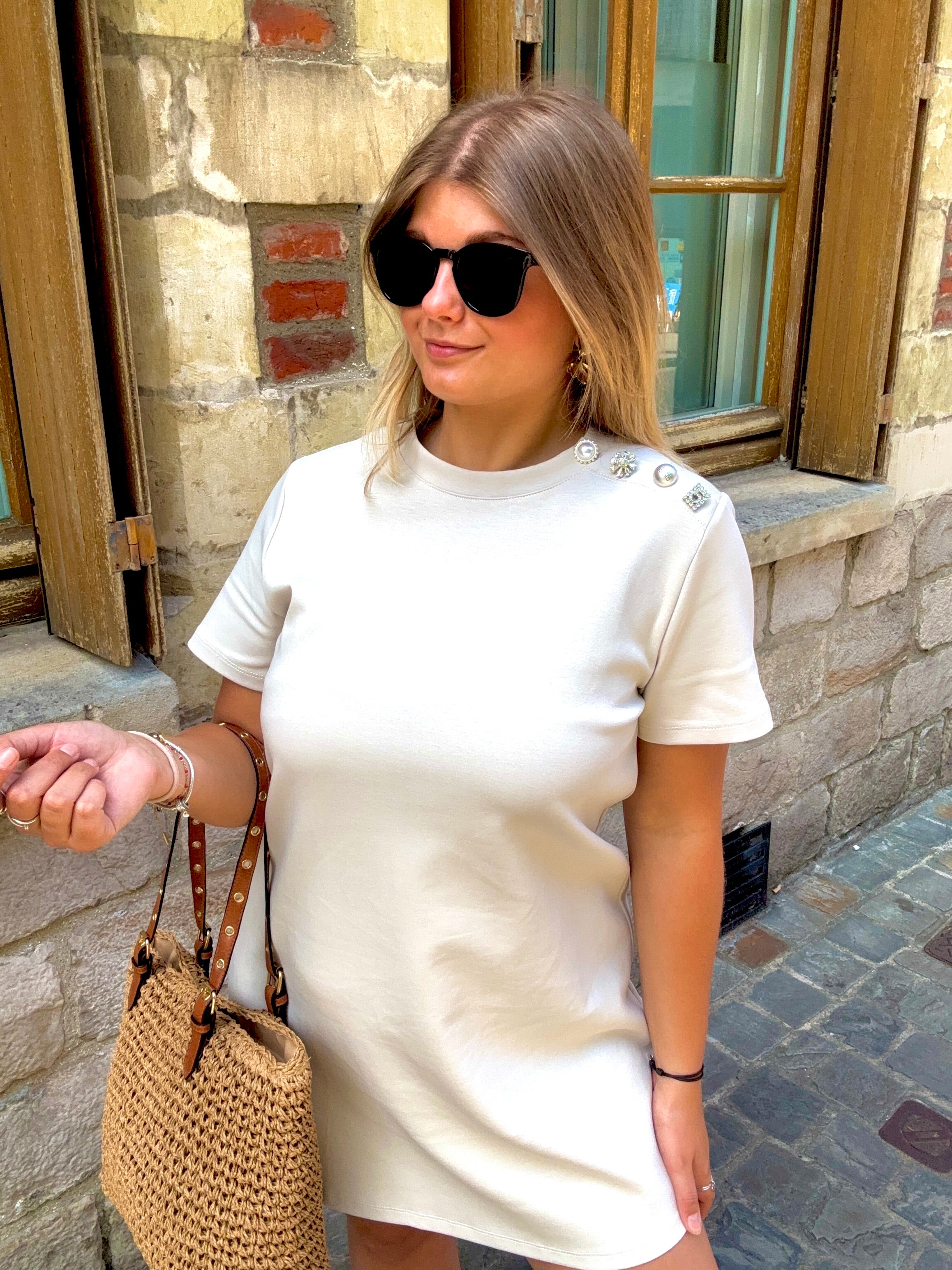 Robe Courte beige mignonne