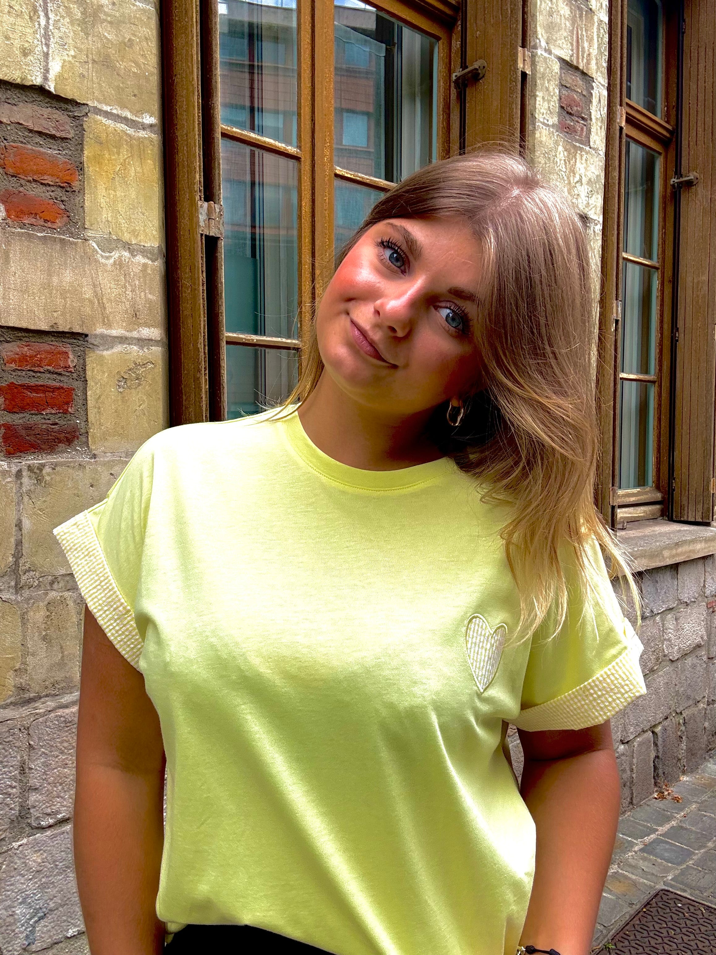 T-shirt jaune cœur