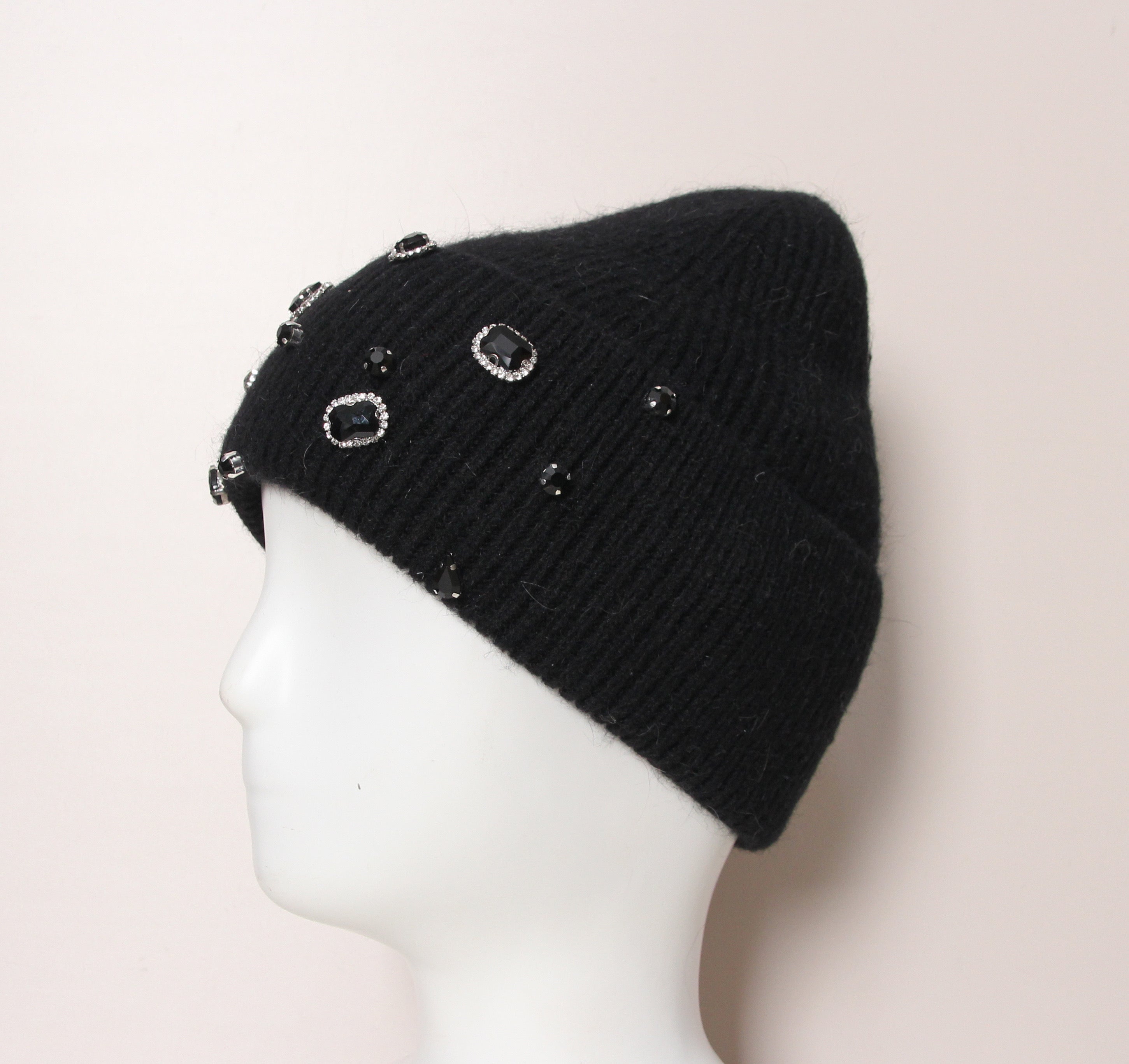 Bonnet noir à strass