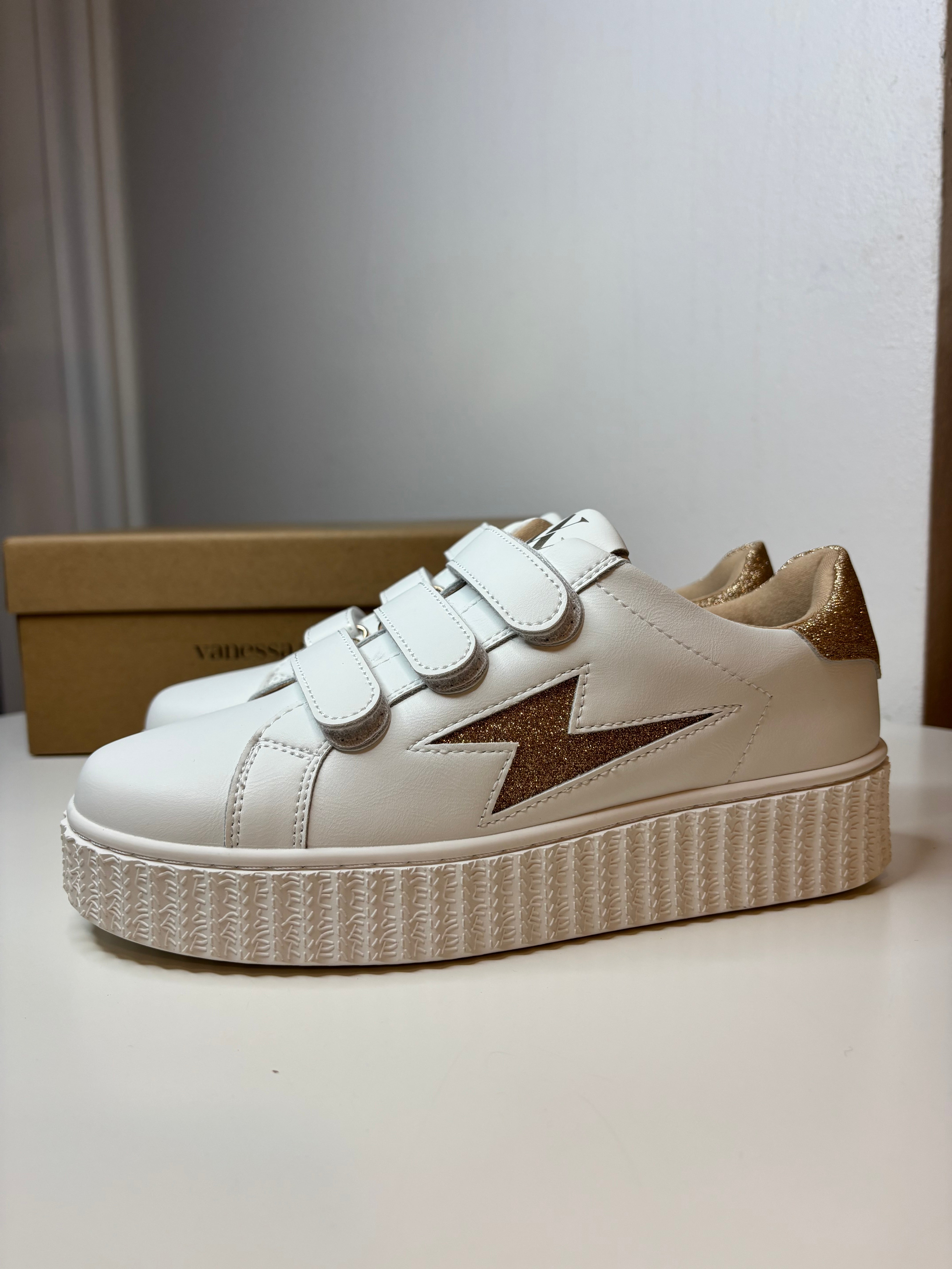 Baskets dorées VICKY Vanessa Wu