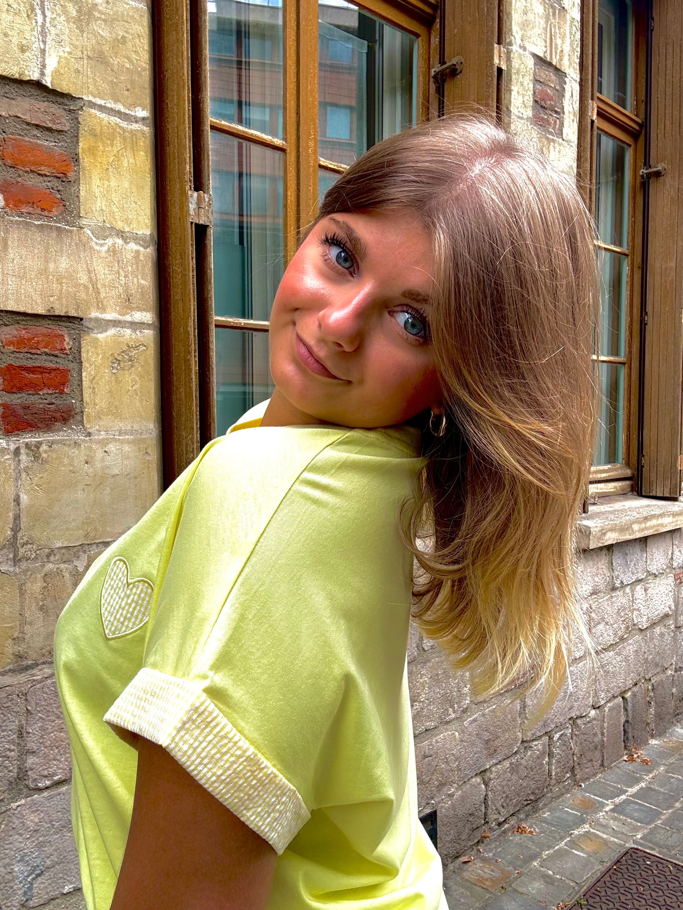 T-shirt jaune cœur