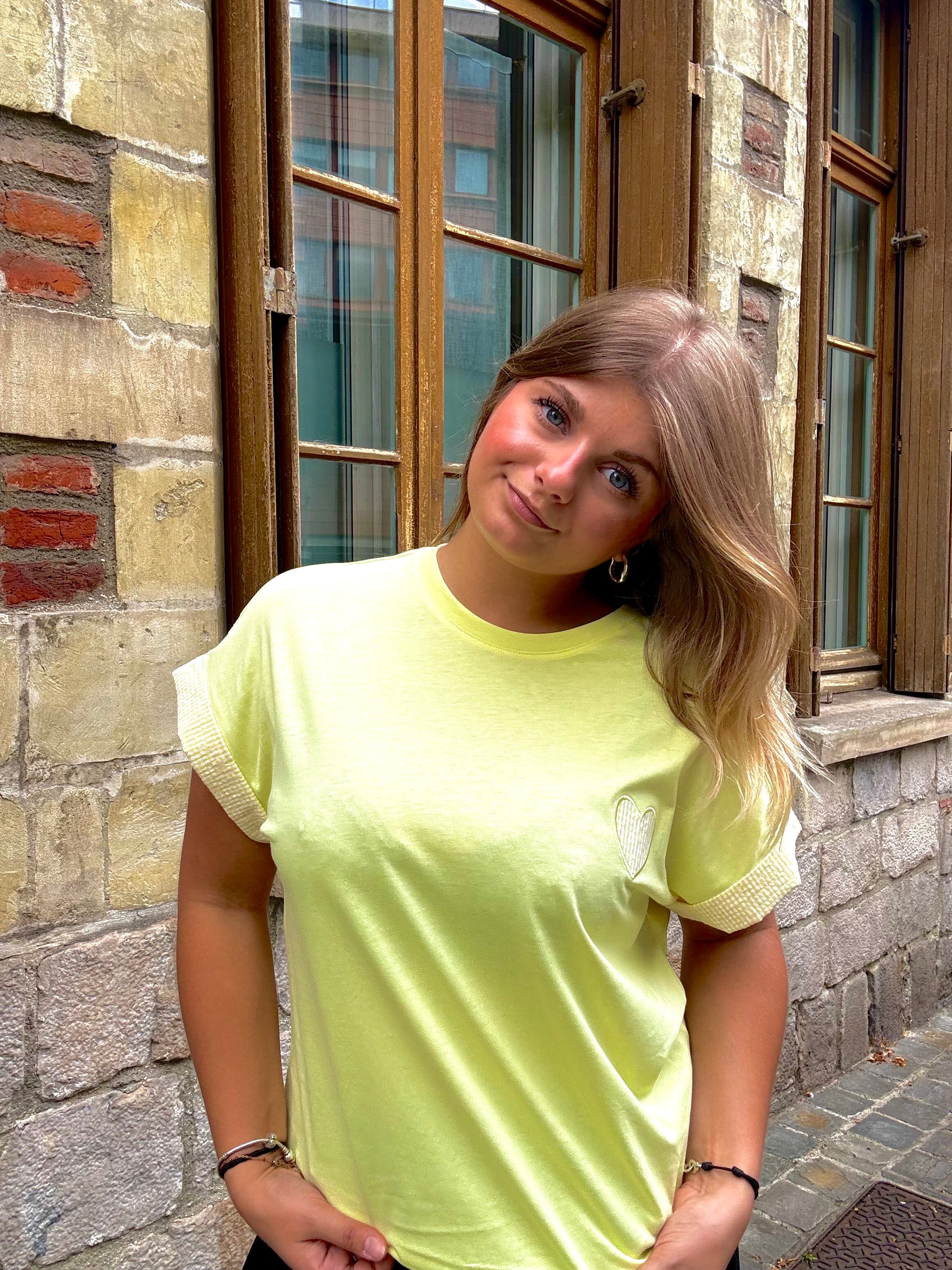 T-shirt jaune cœur
