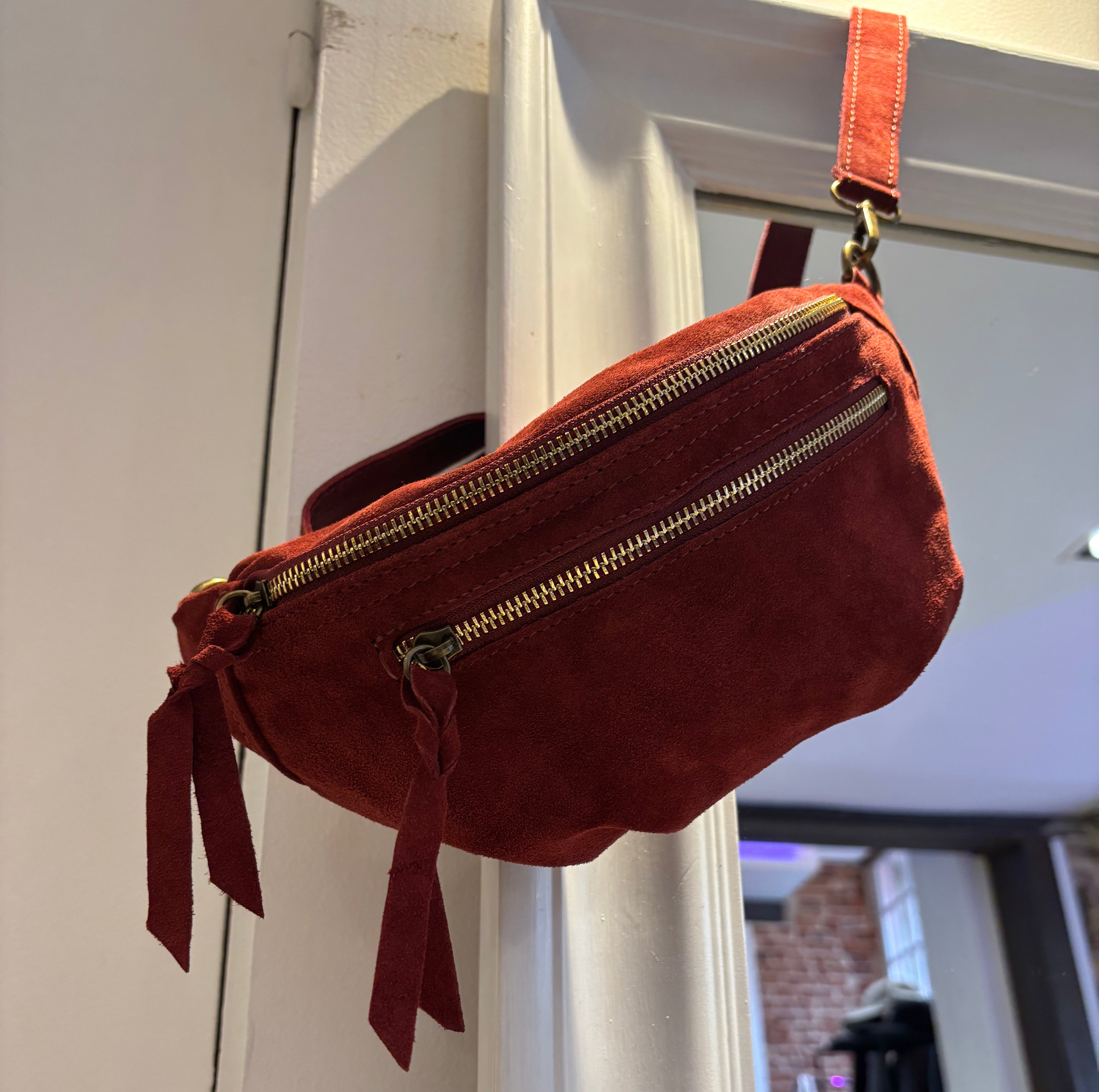 Sac banane bordeaux daim
