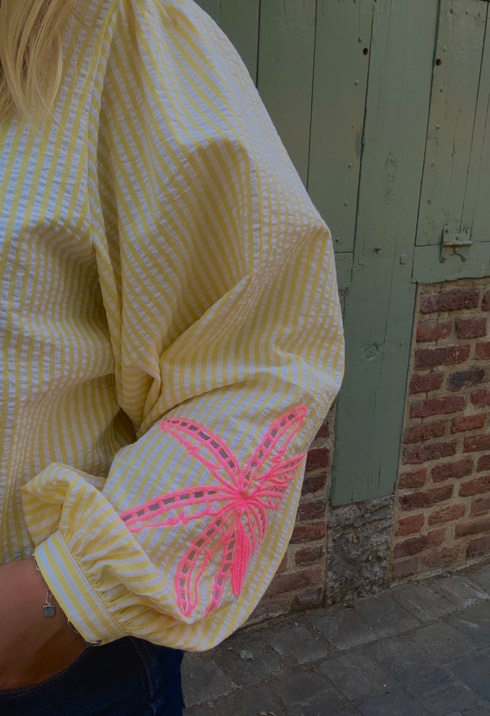 Chemise Jaune Audacieuse