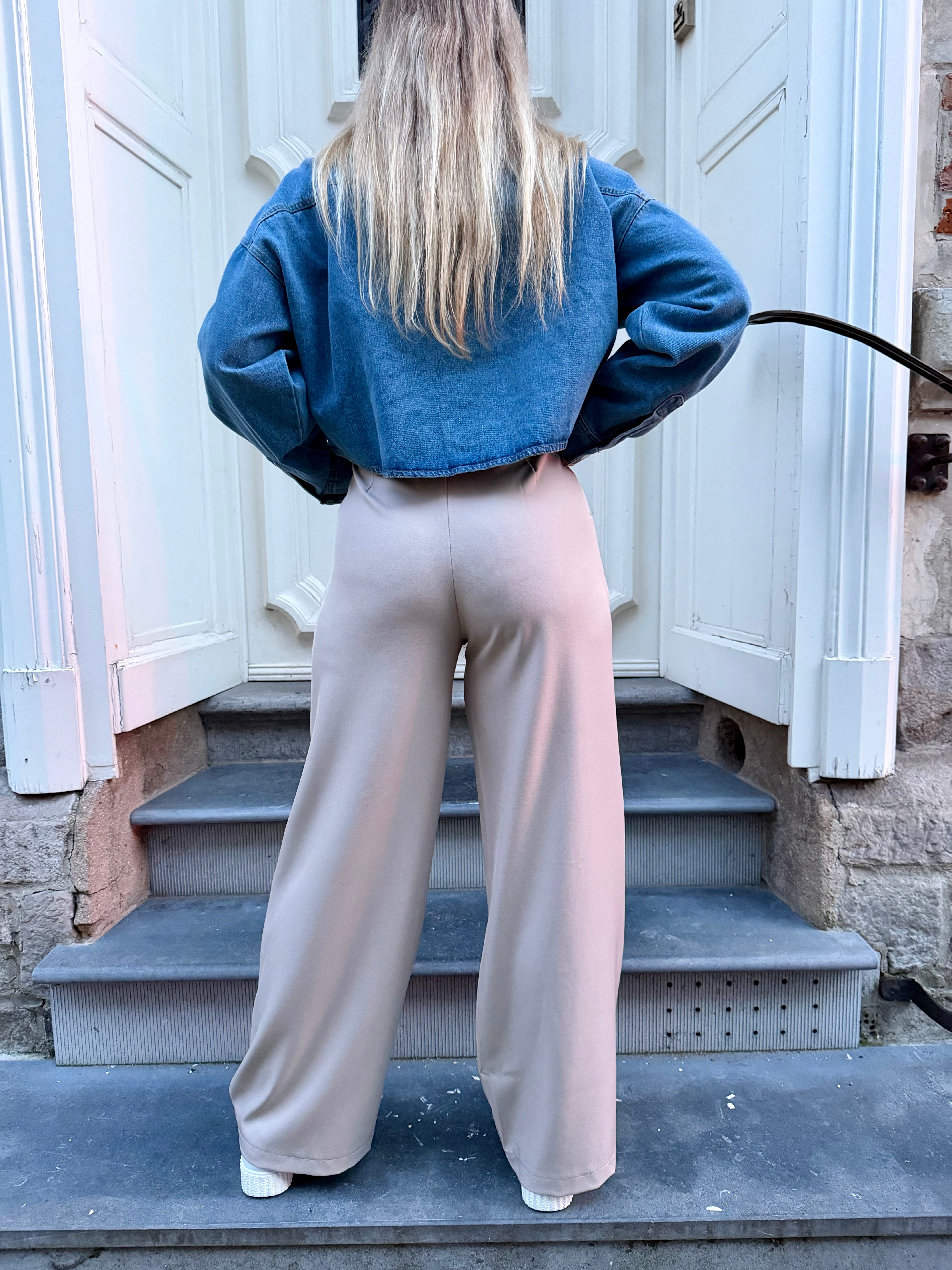 Pantalon beige chic