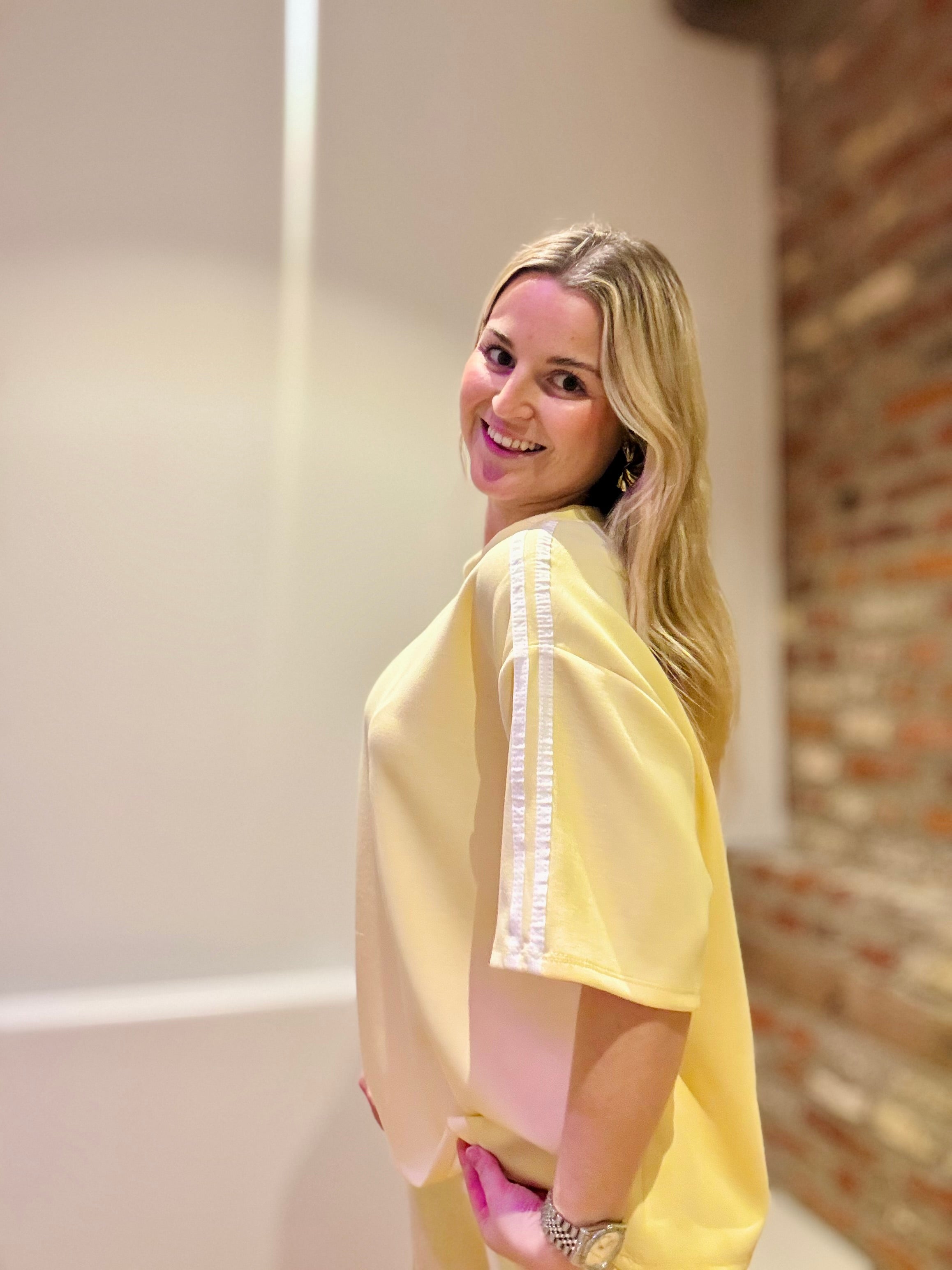 Pantalon jaune moderne