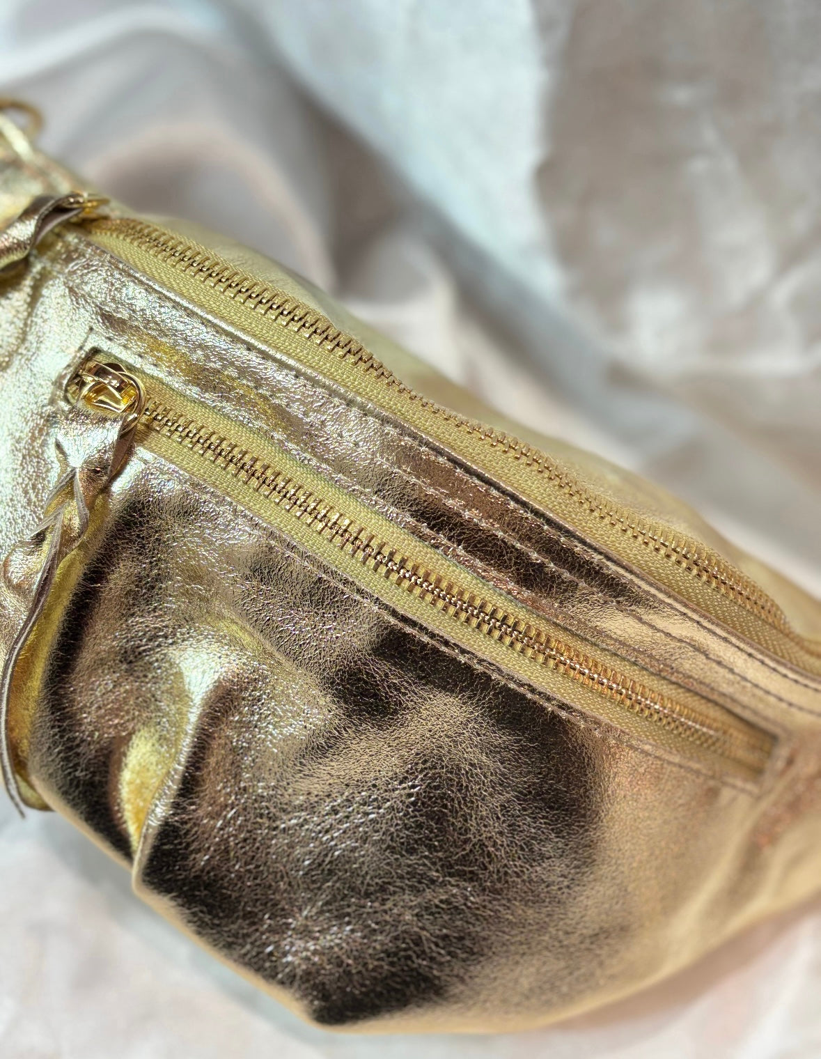 Sac banane doré irisé