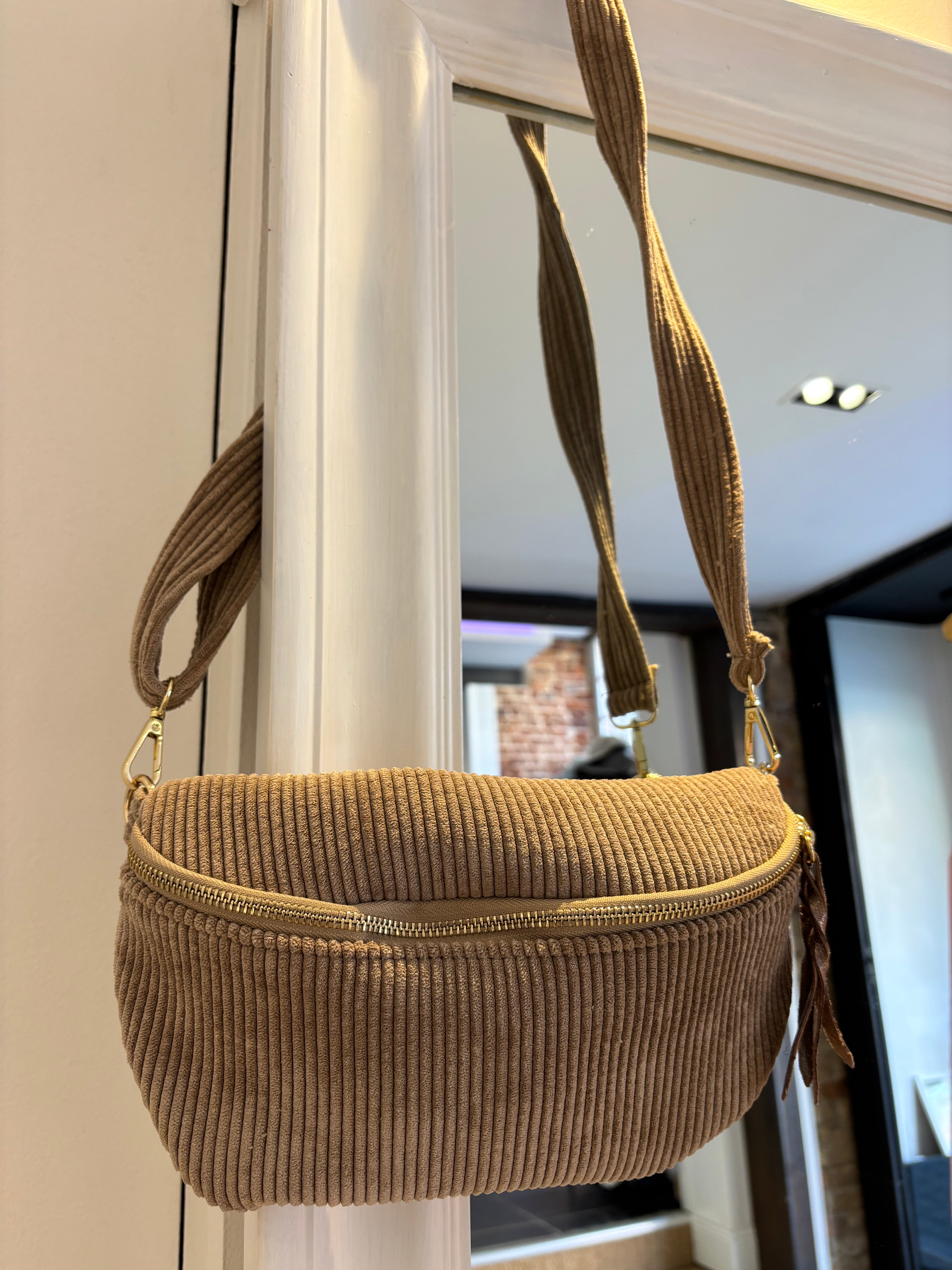 Sac banane taupe Moderne