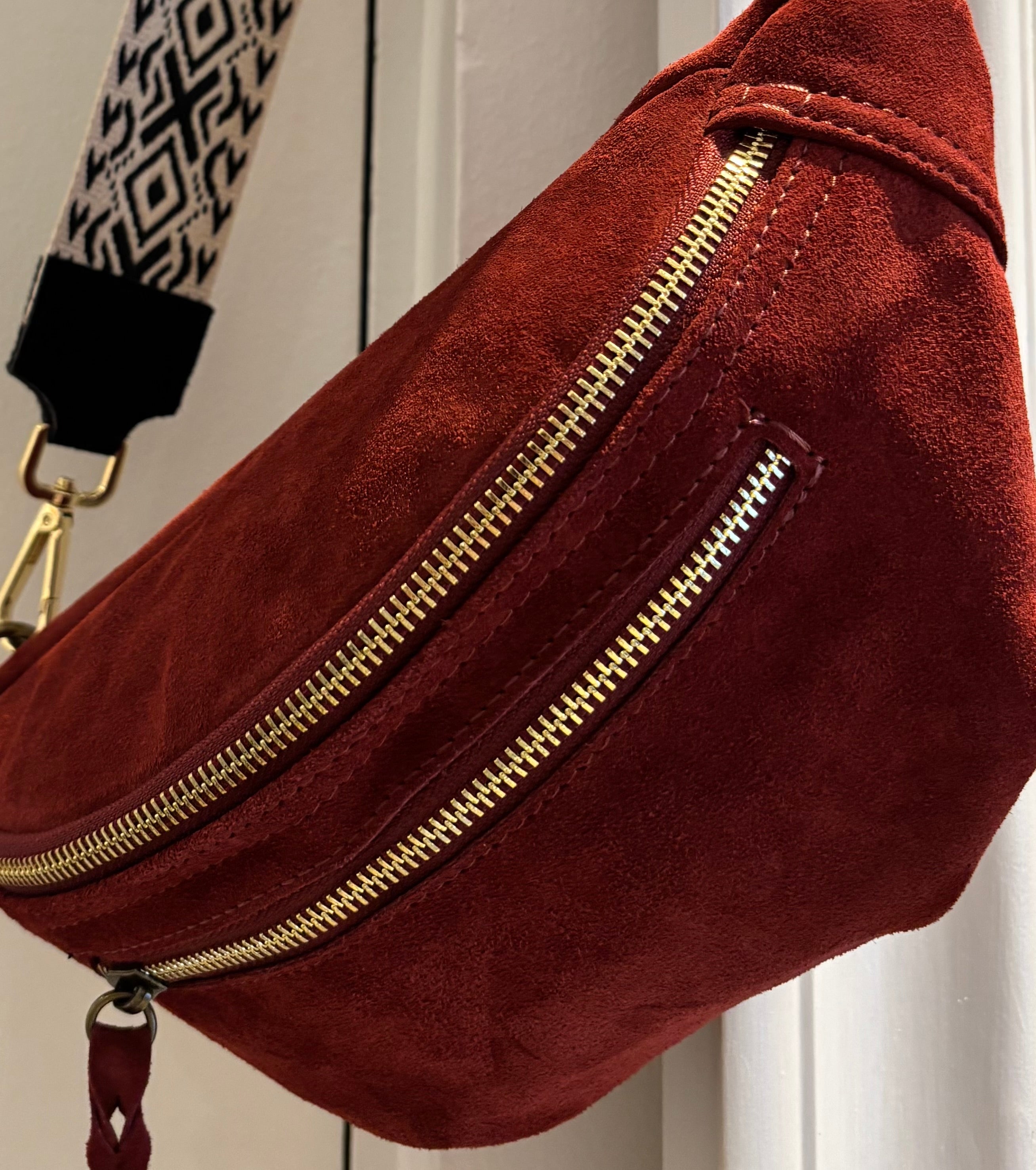Sac banane bordeaux daim