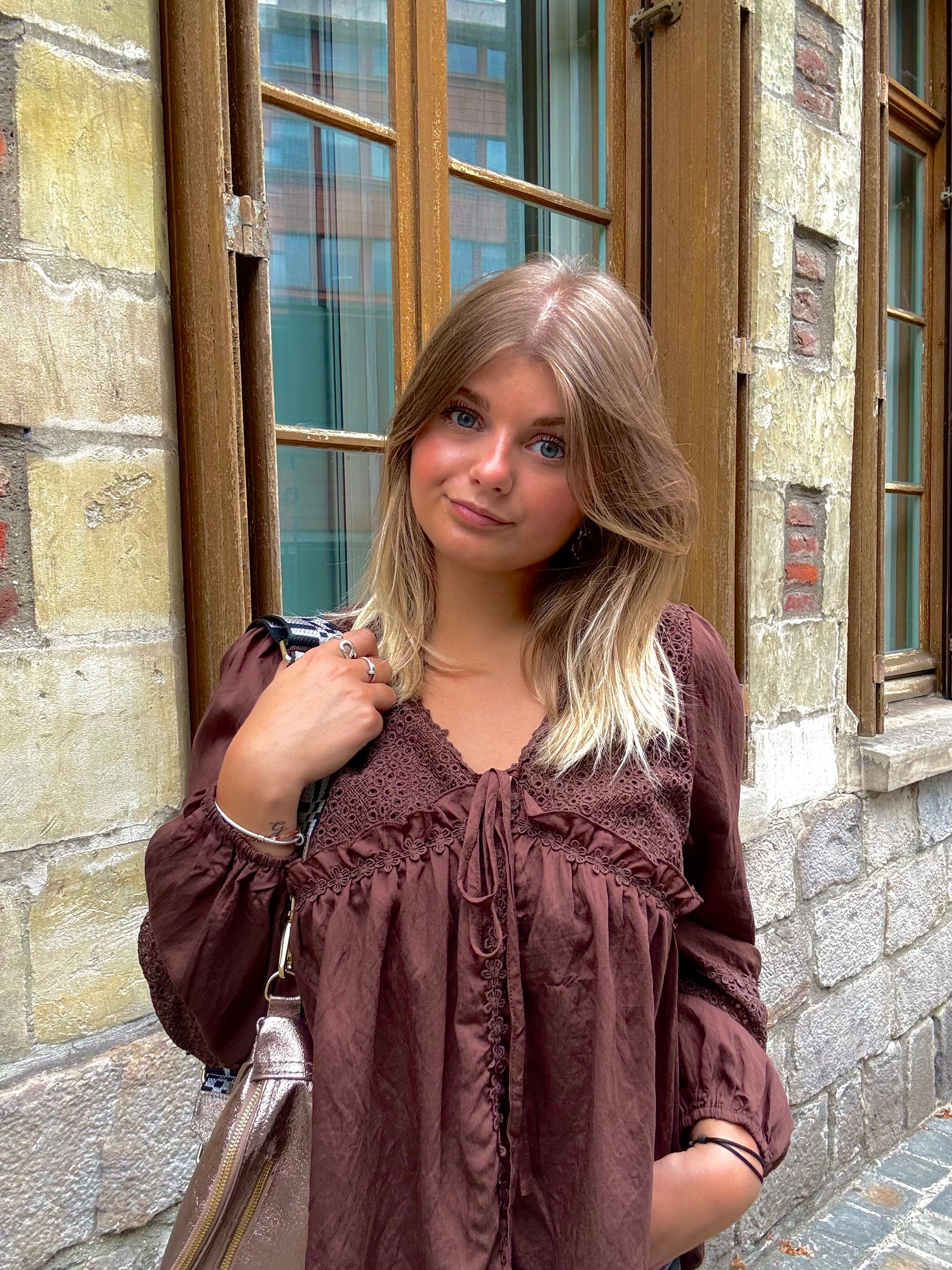 Blouse chocolat brodée