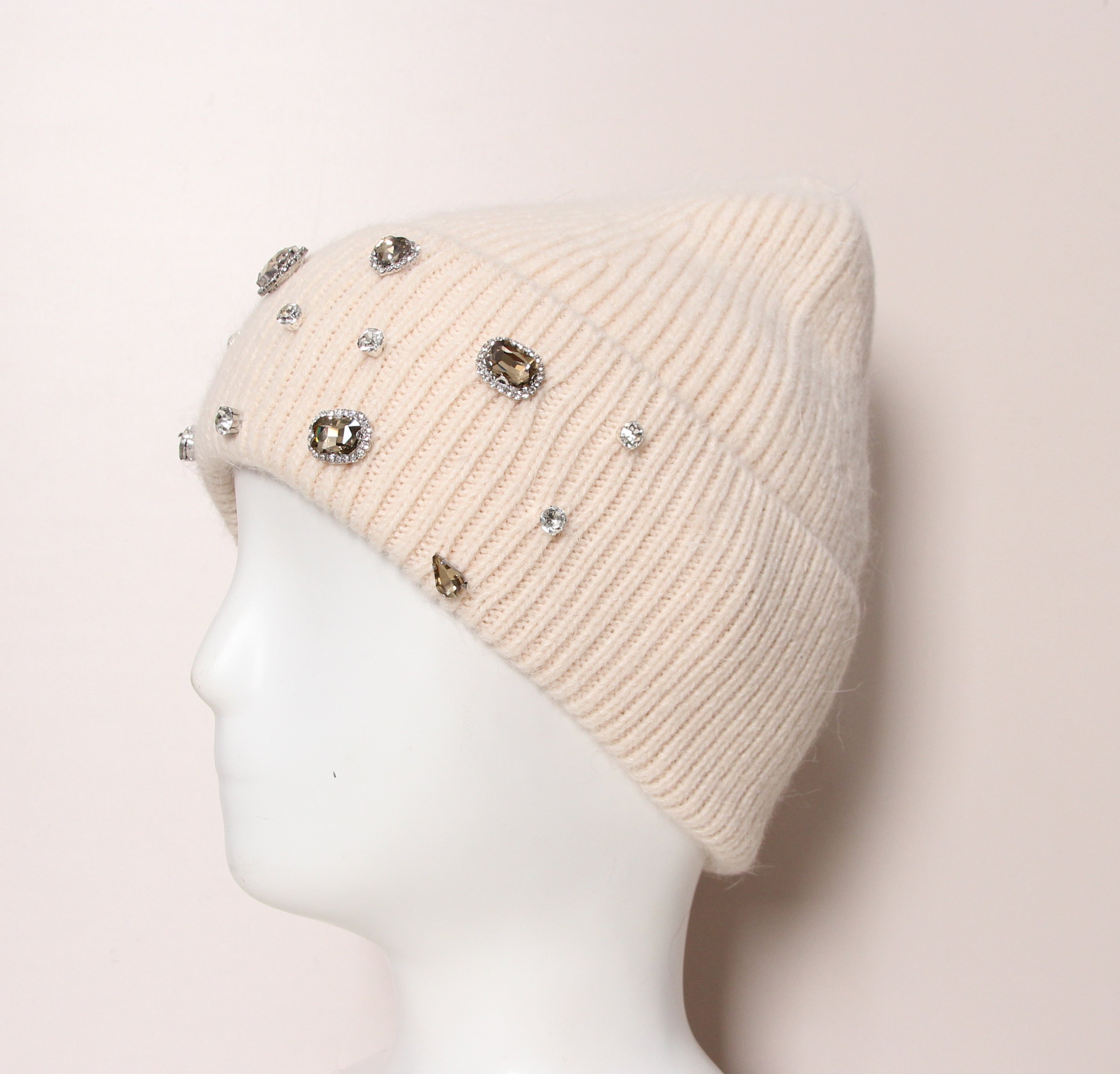 Bonnet beige à strass