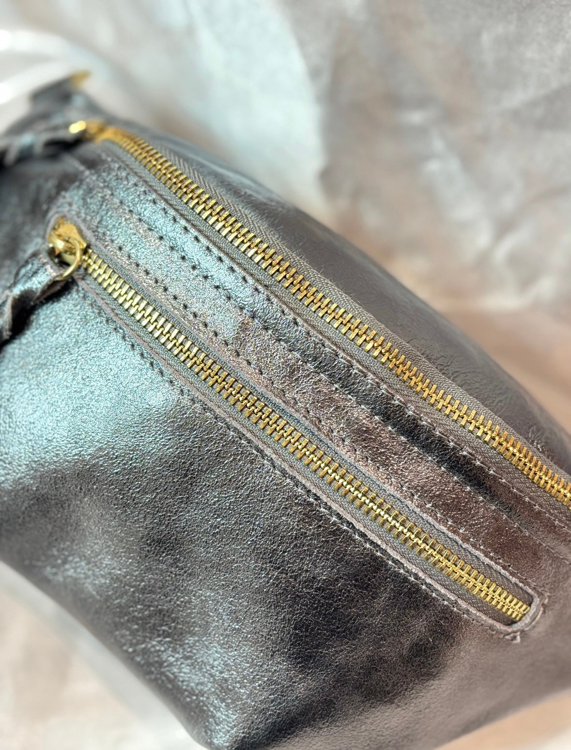 Sac banane argenté irisé