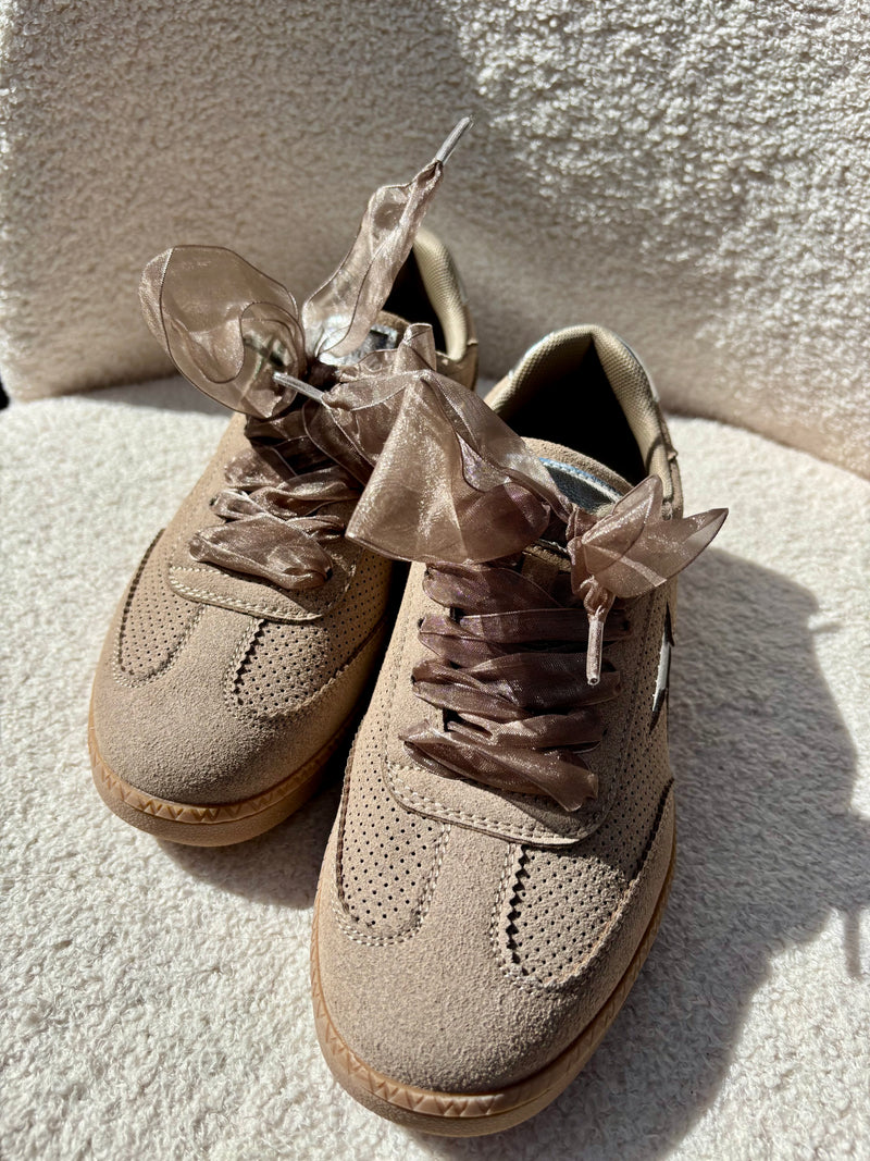 Baskets AURA Emblem taupe
