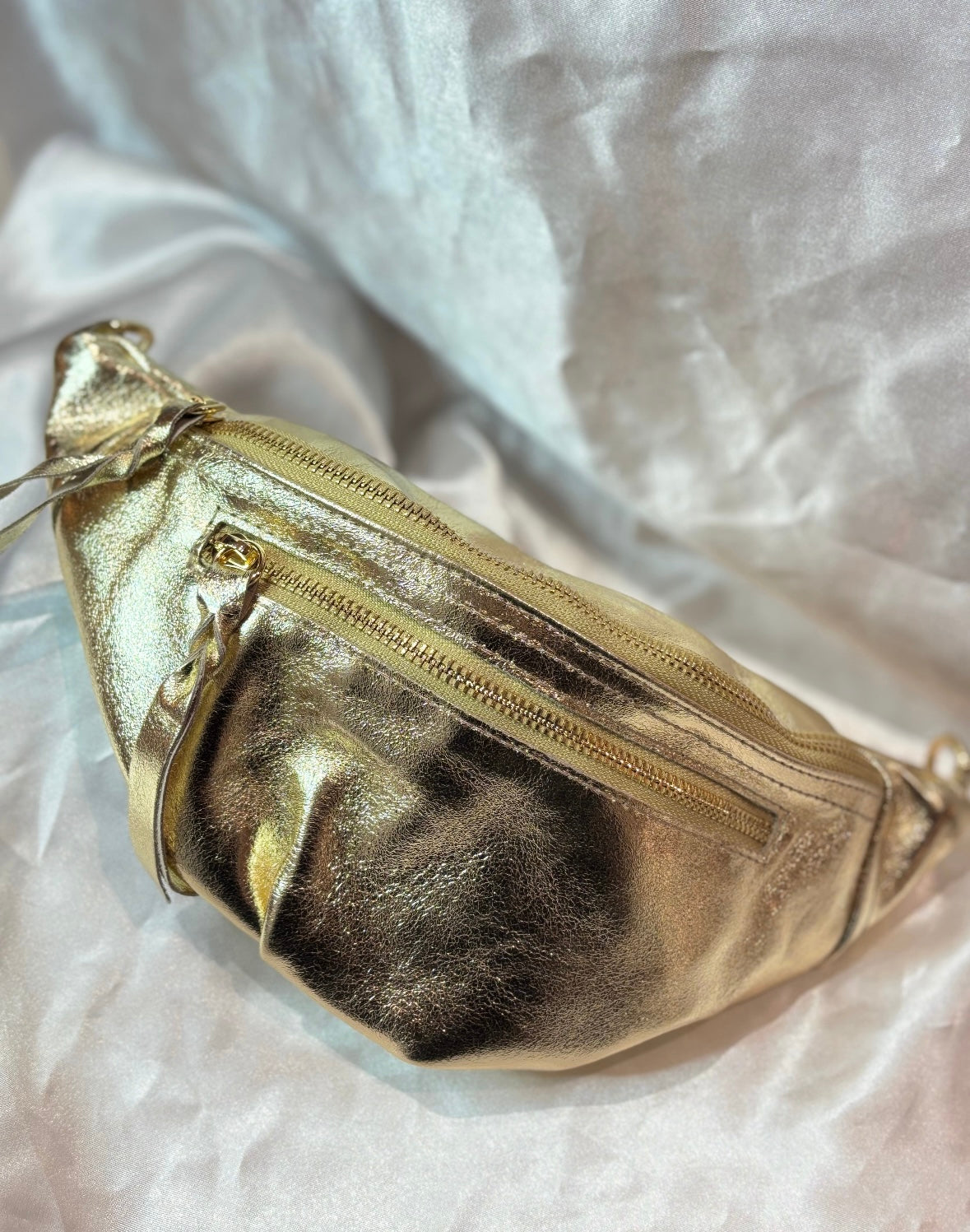 Sac banane doré irisé