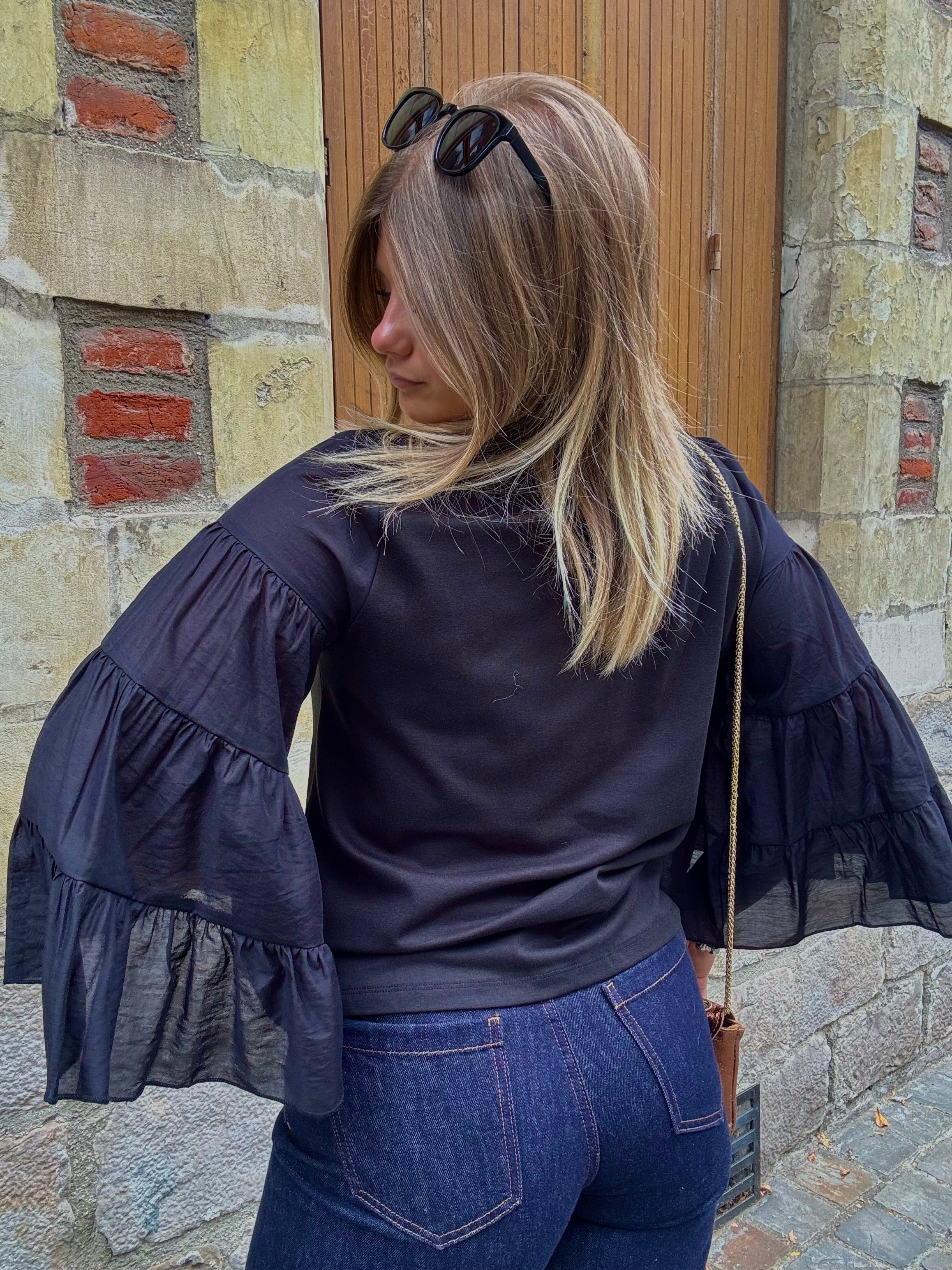 Top Noir Élégant