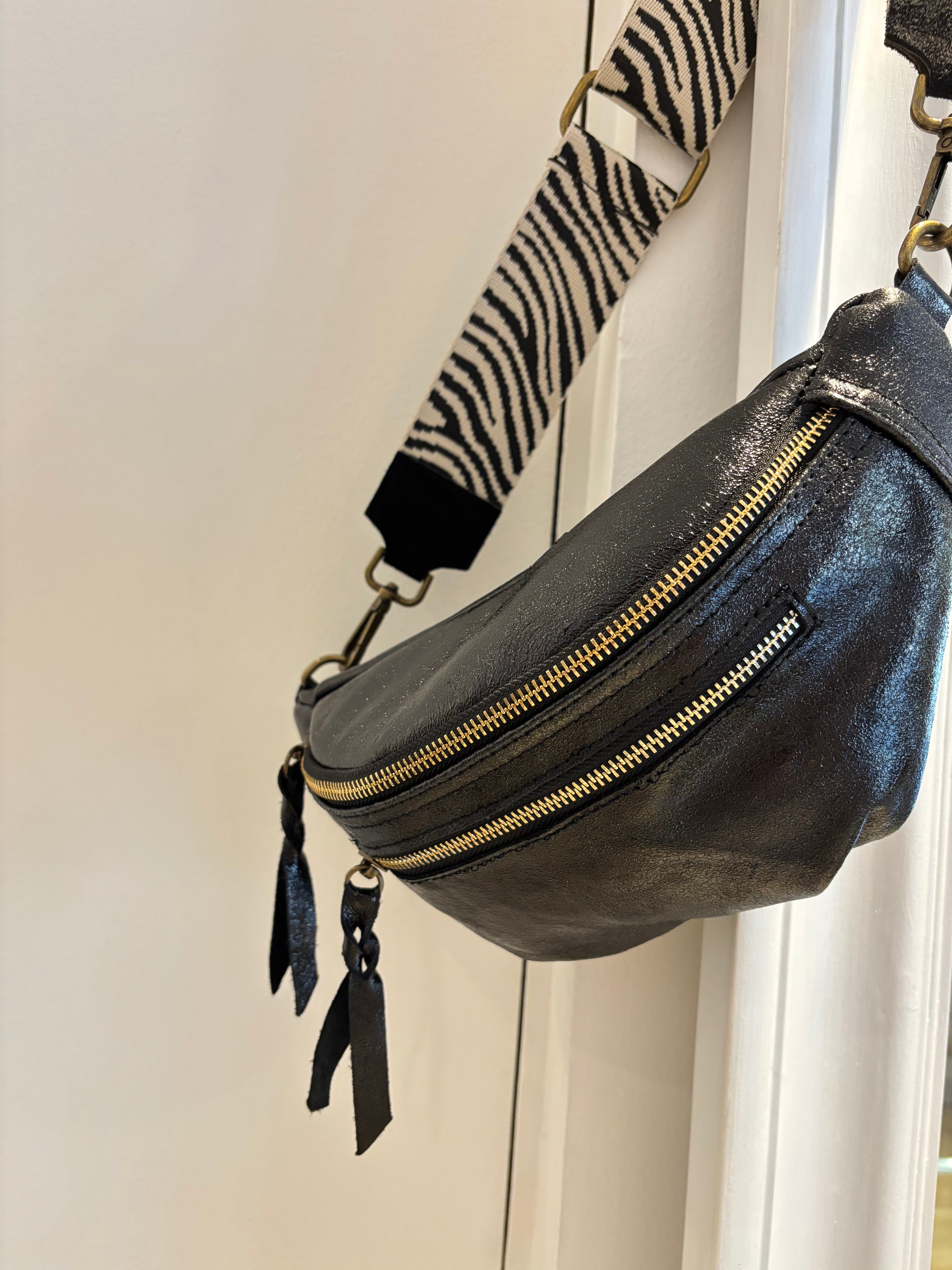 Sac banane noir irisé