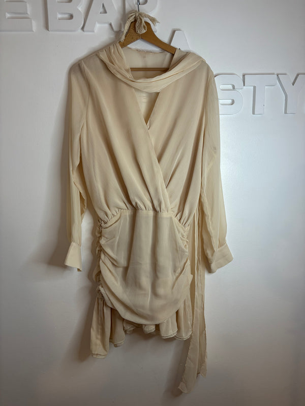 Robe beige Élégante