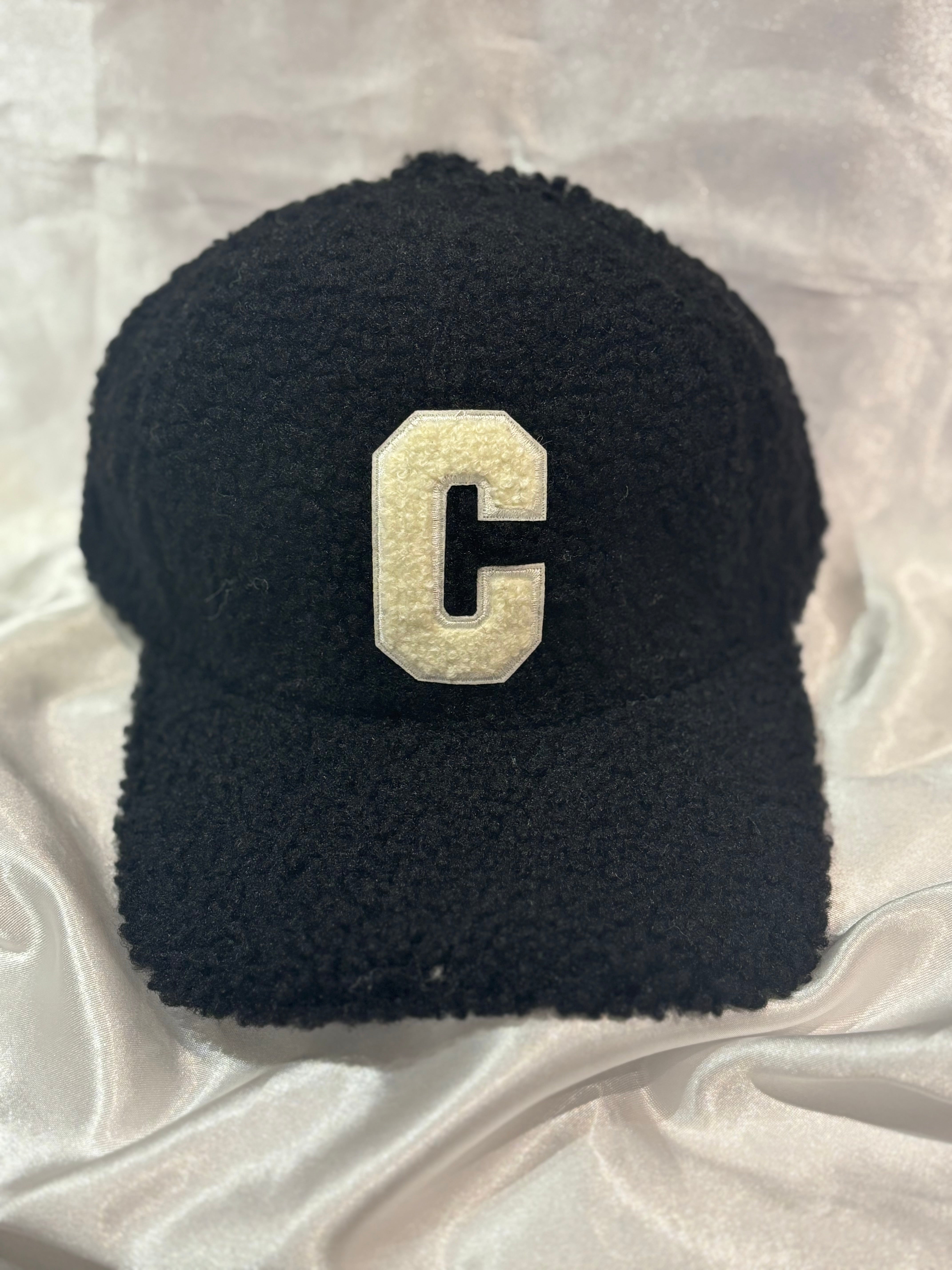 Casquette à moumoute « C »