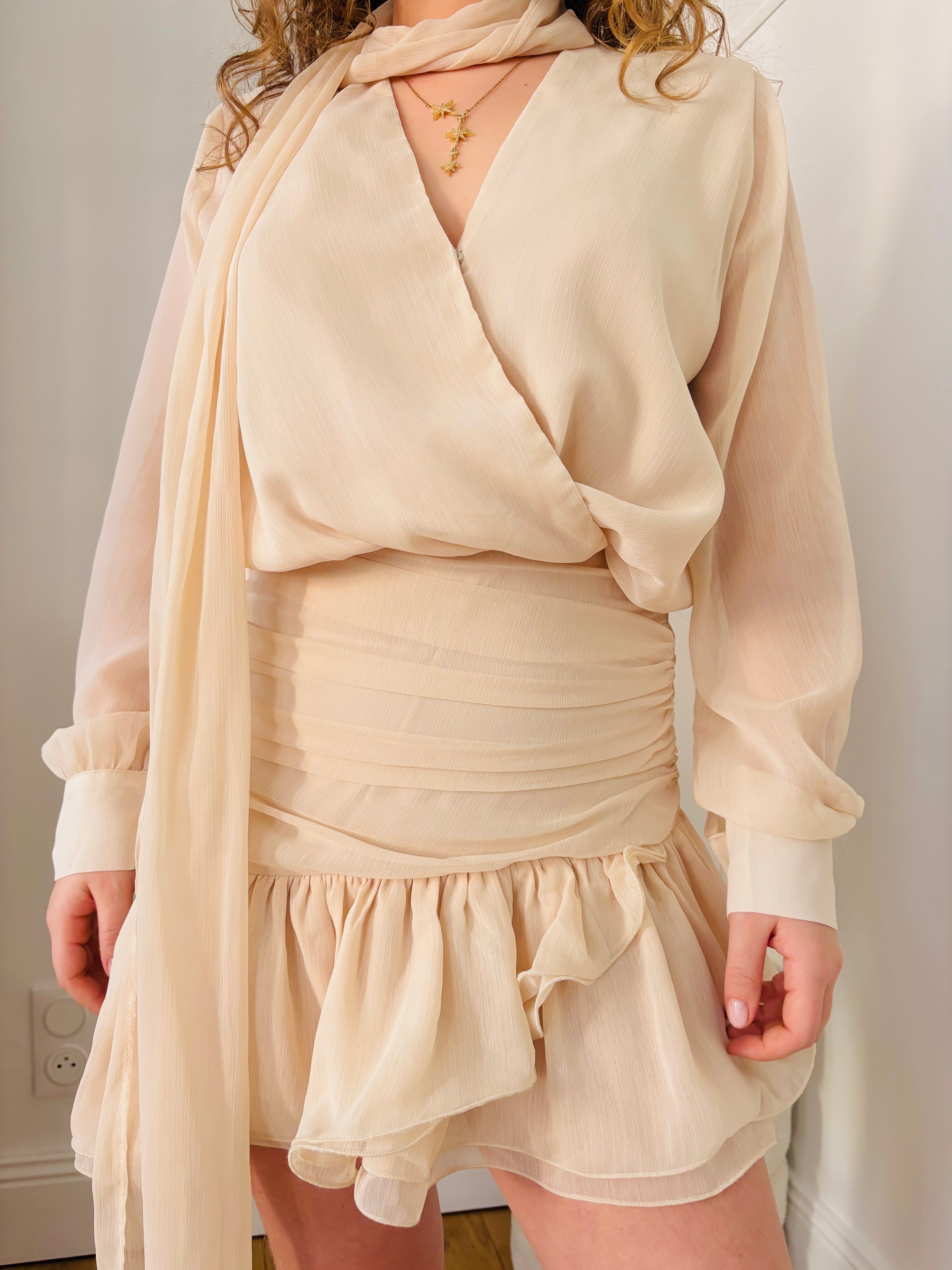 Robe beige Élégante
