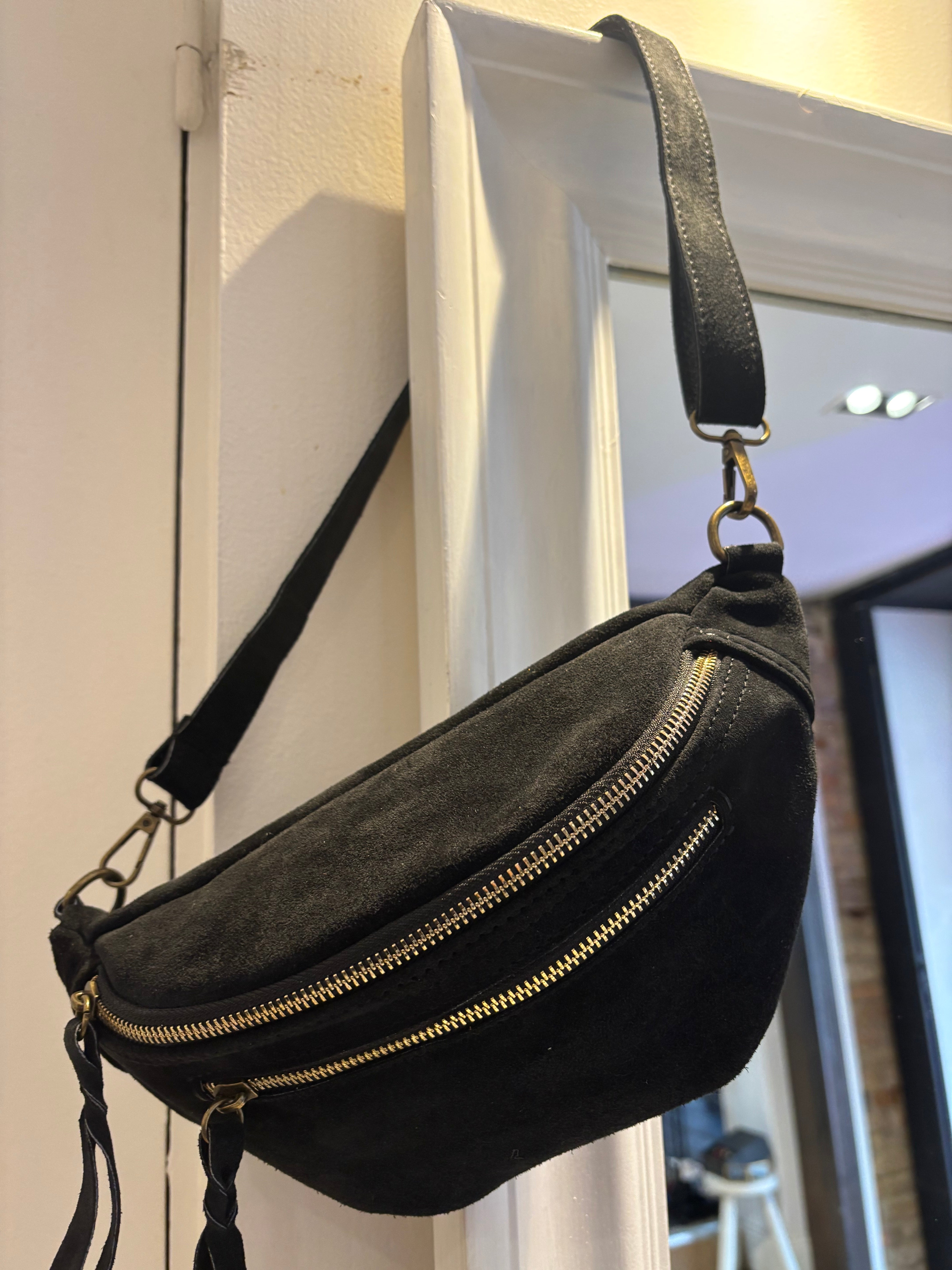 Sac banane noir daim