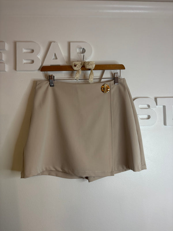 Jupe-short beige craquante