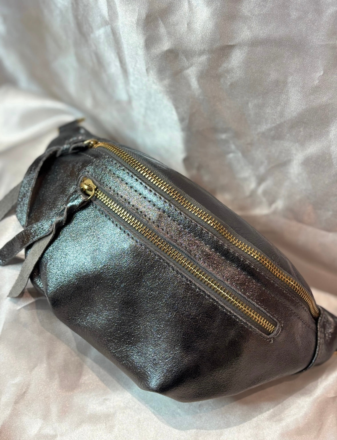 Sac banane argenté irisé