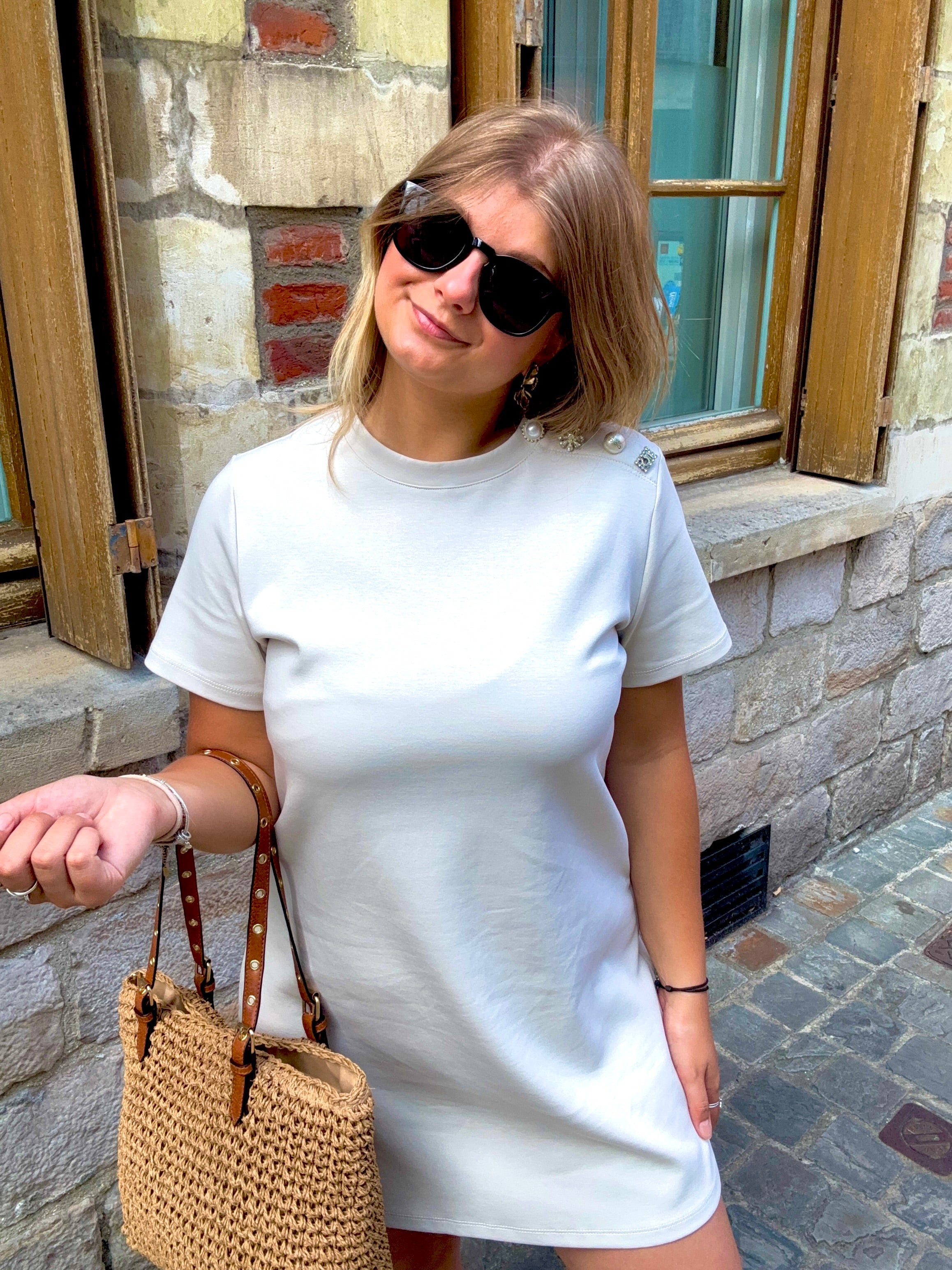 Robe Courte beige mignonne