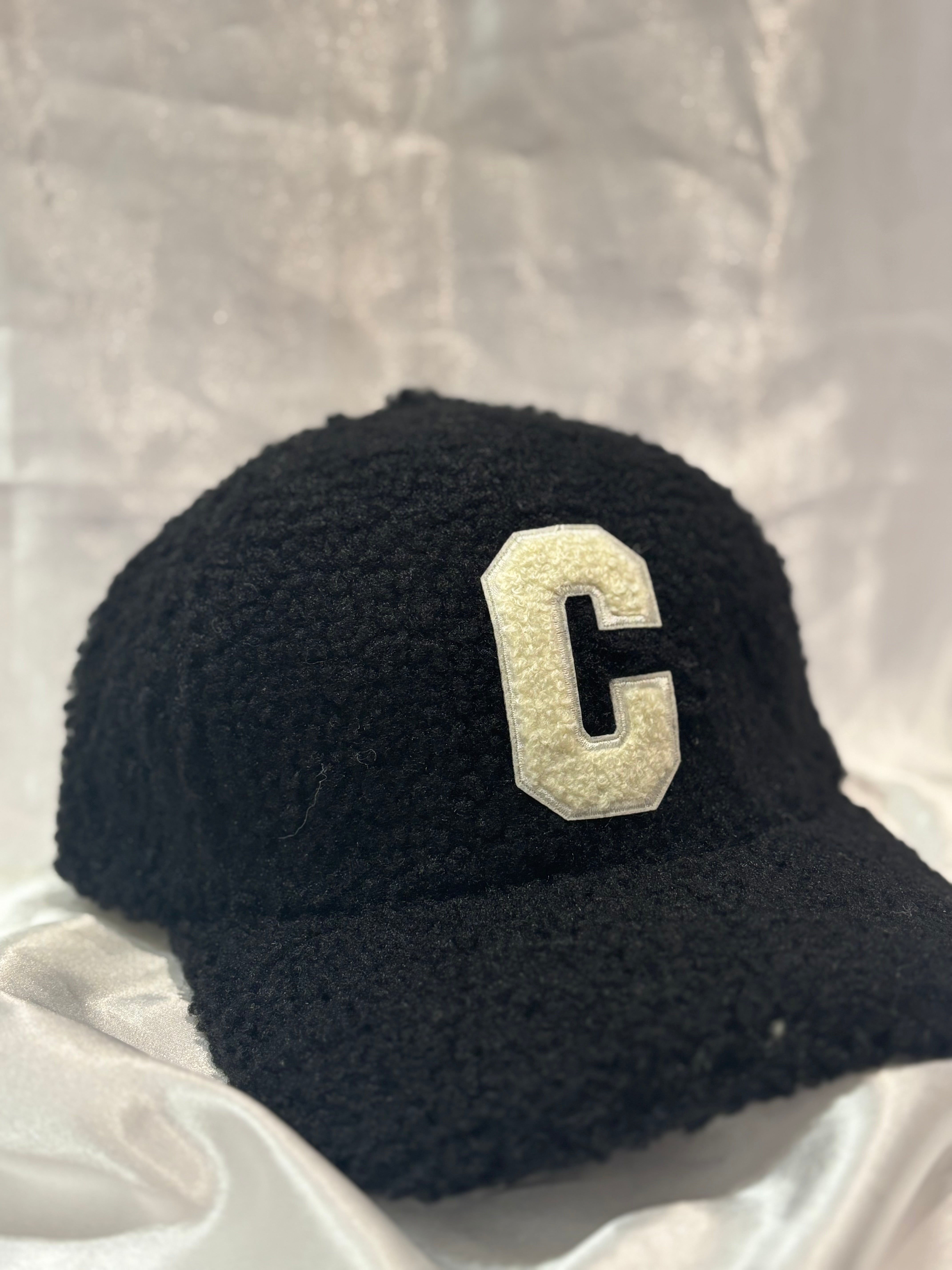 Casquette à moumoute « C »