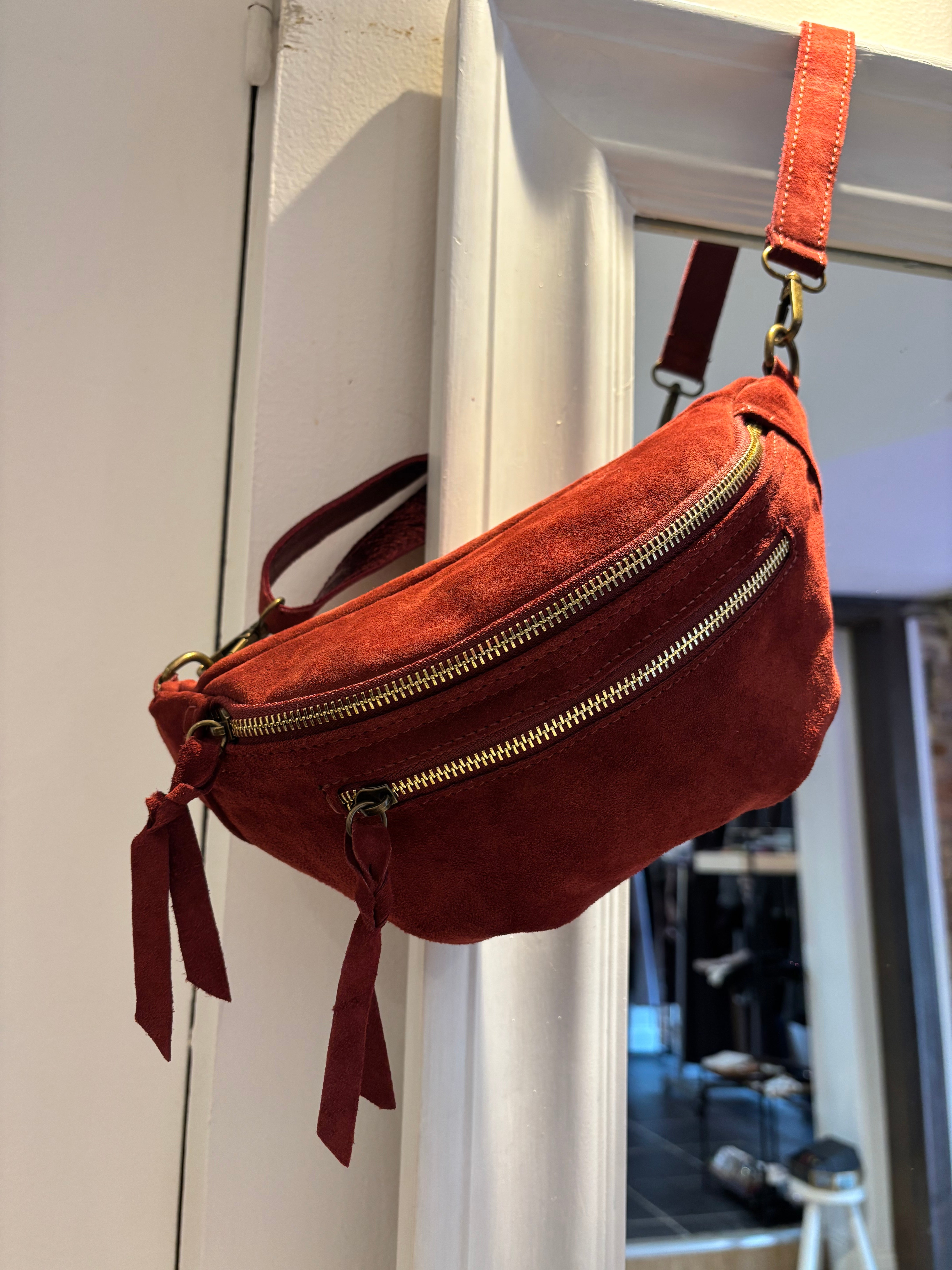 Sac banane bordeaux daim