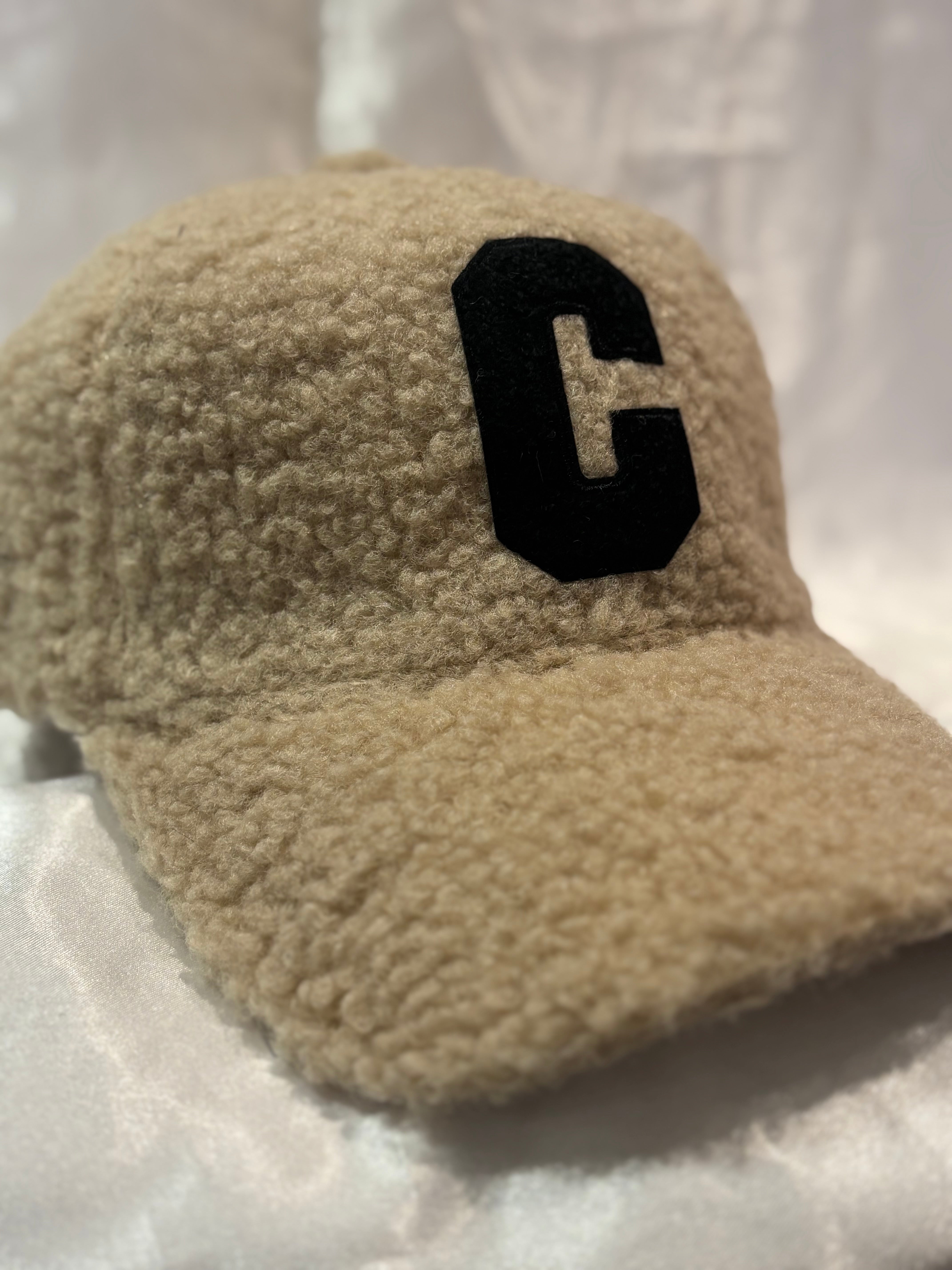 Casquette à moumoute « C »