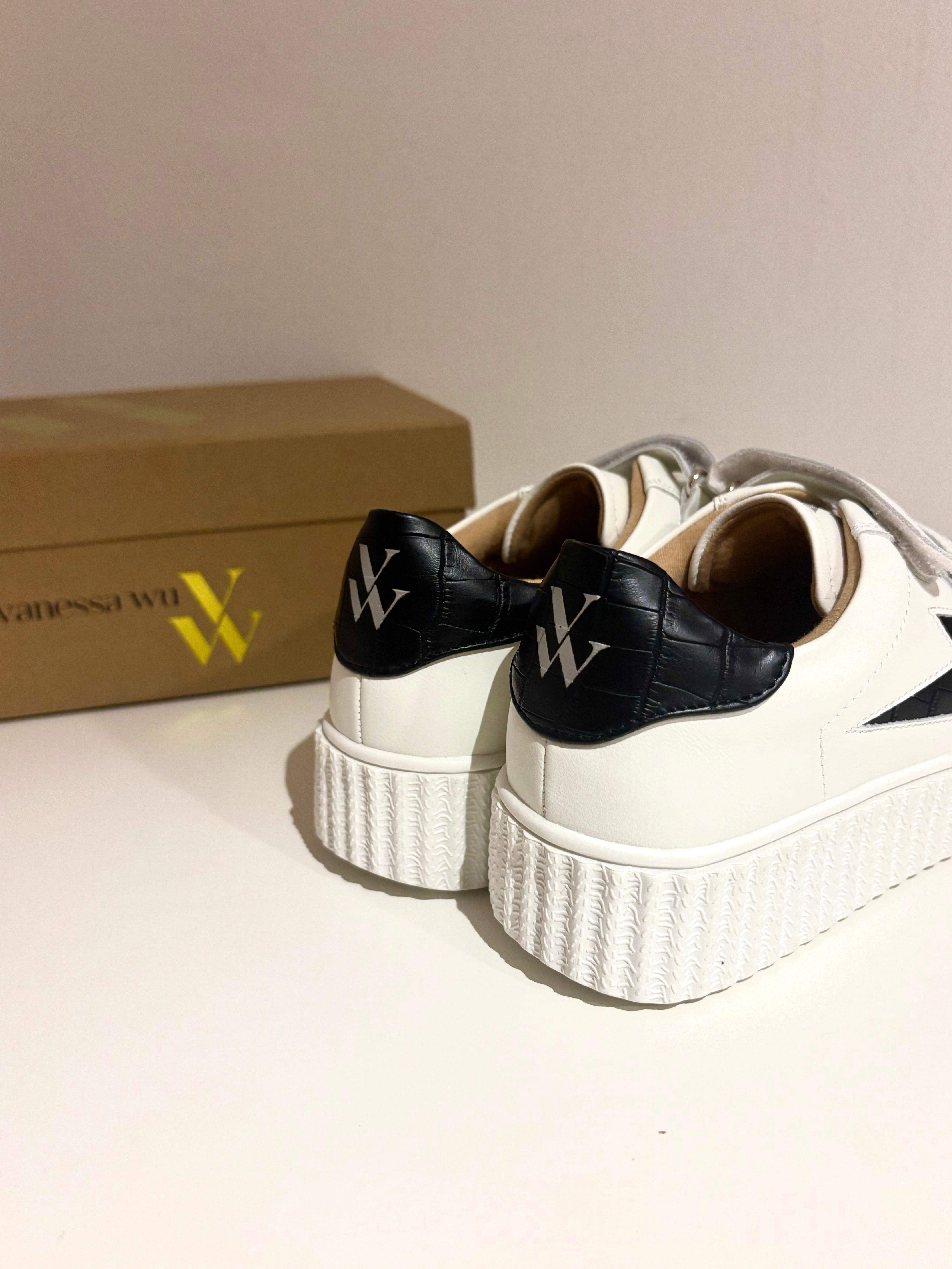 Baskets éclair Elsa blanc et noir croco VANESSA WU