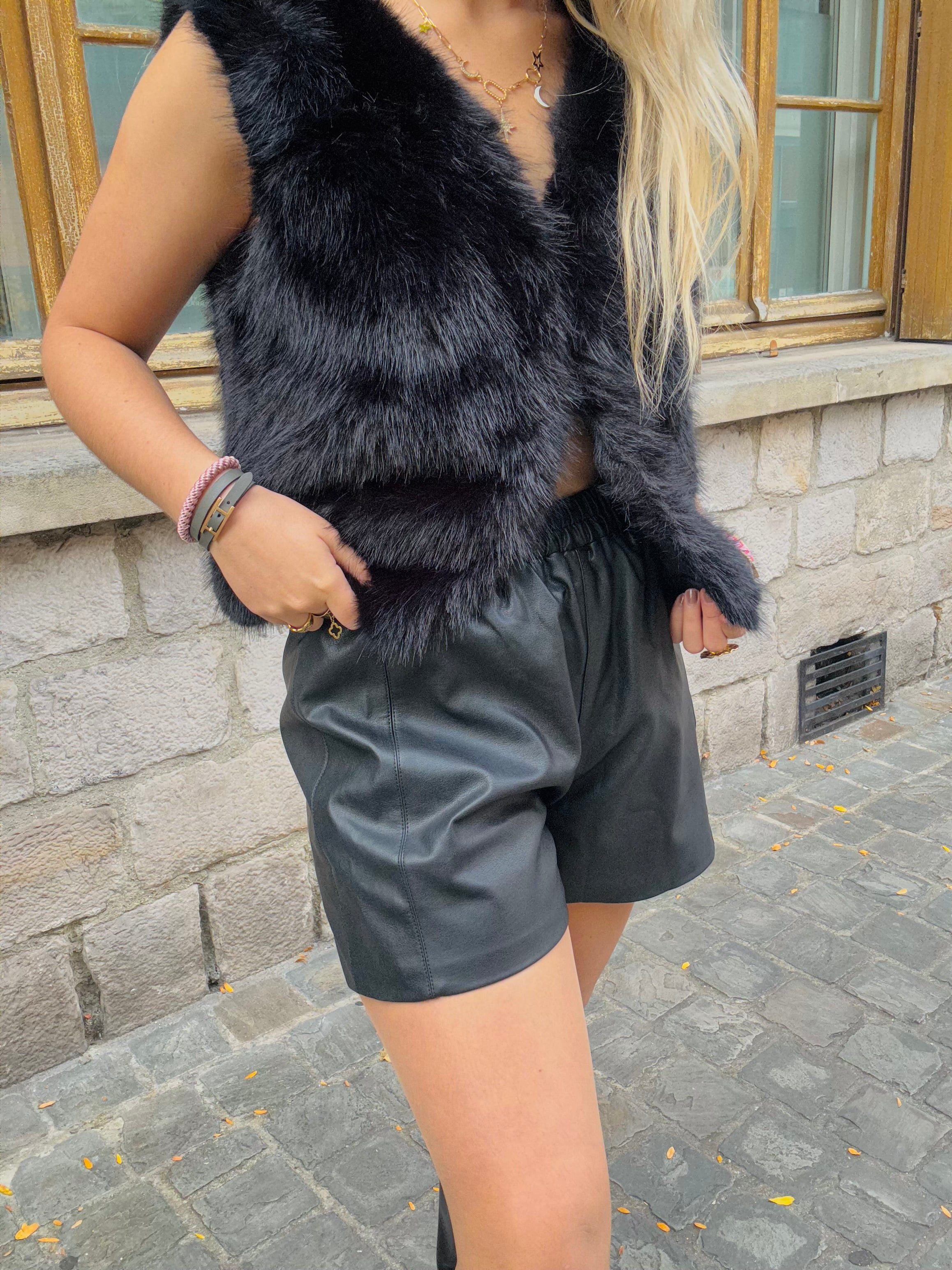 Short noir Audacieux