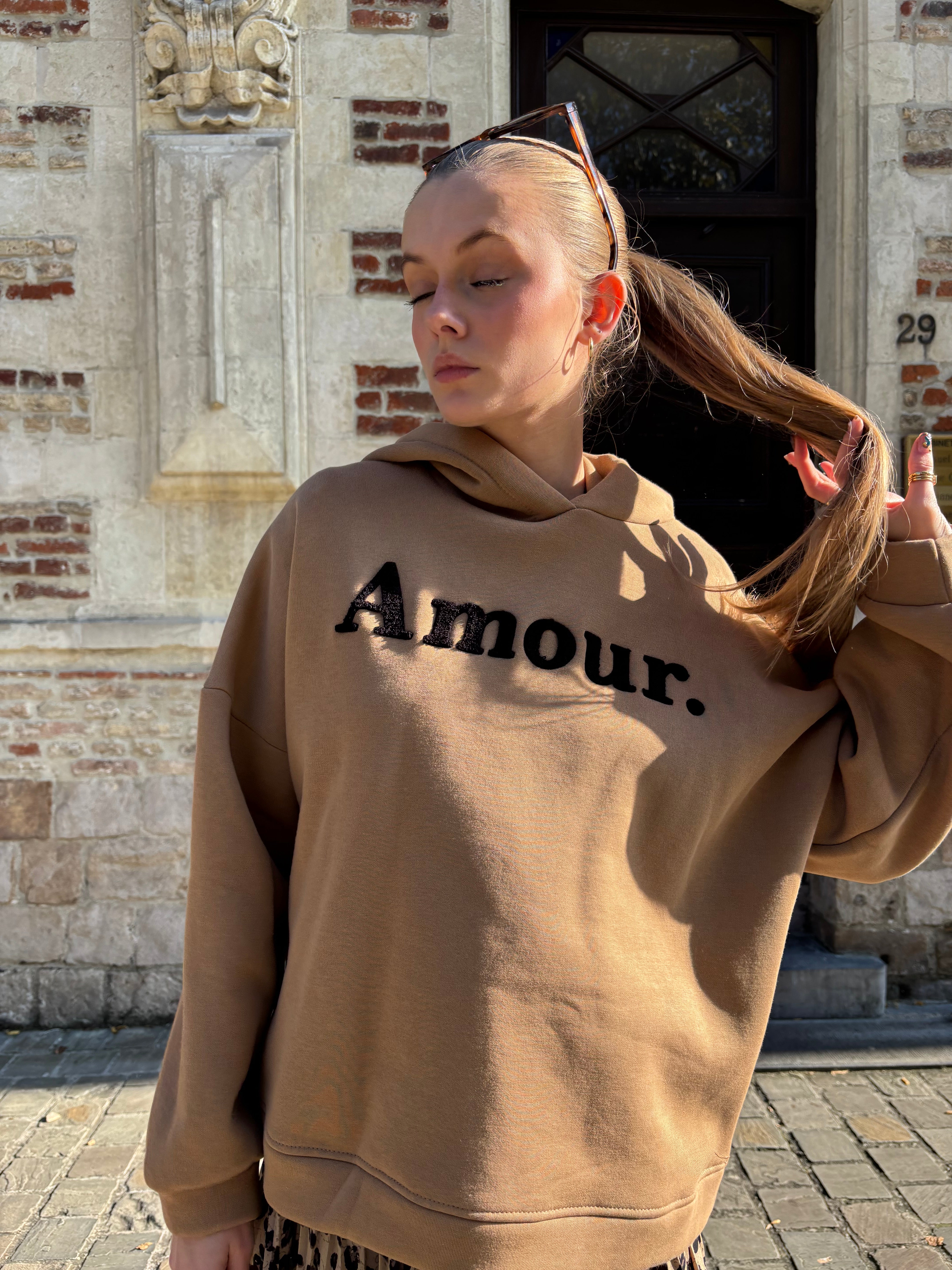 SWEAT AMOUR