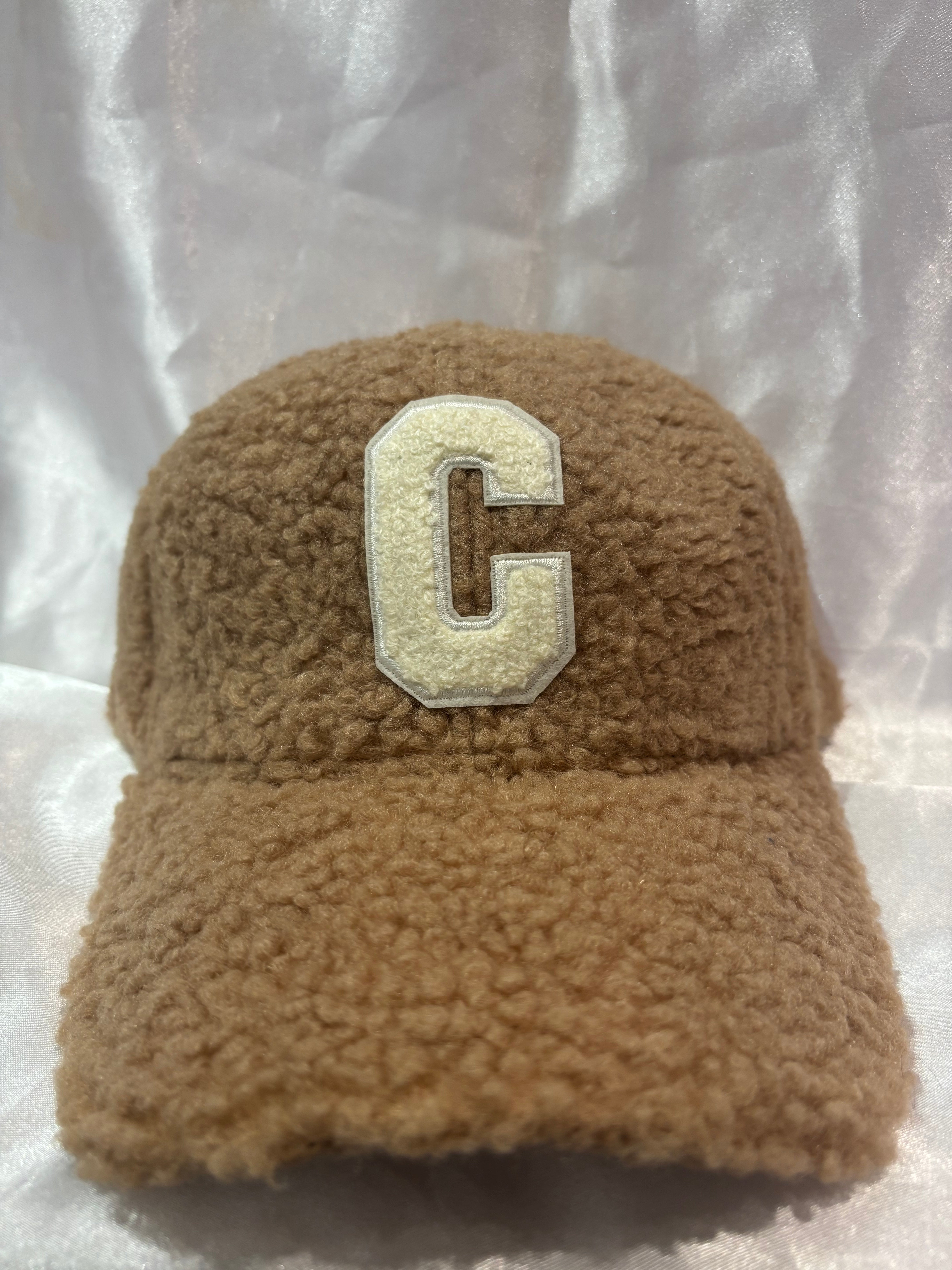 Casquette à moumoute « C »