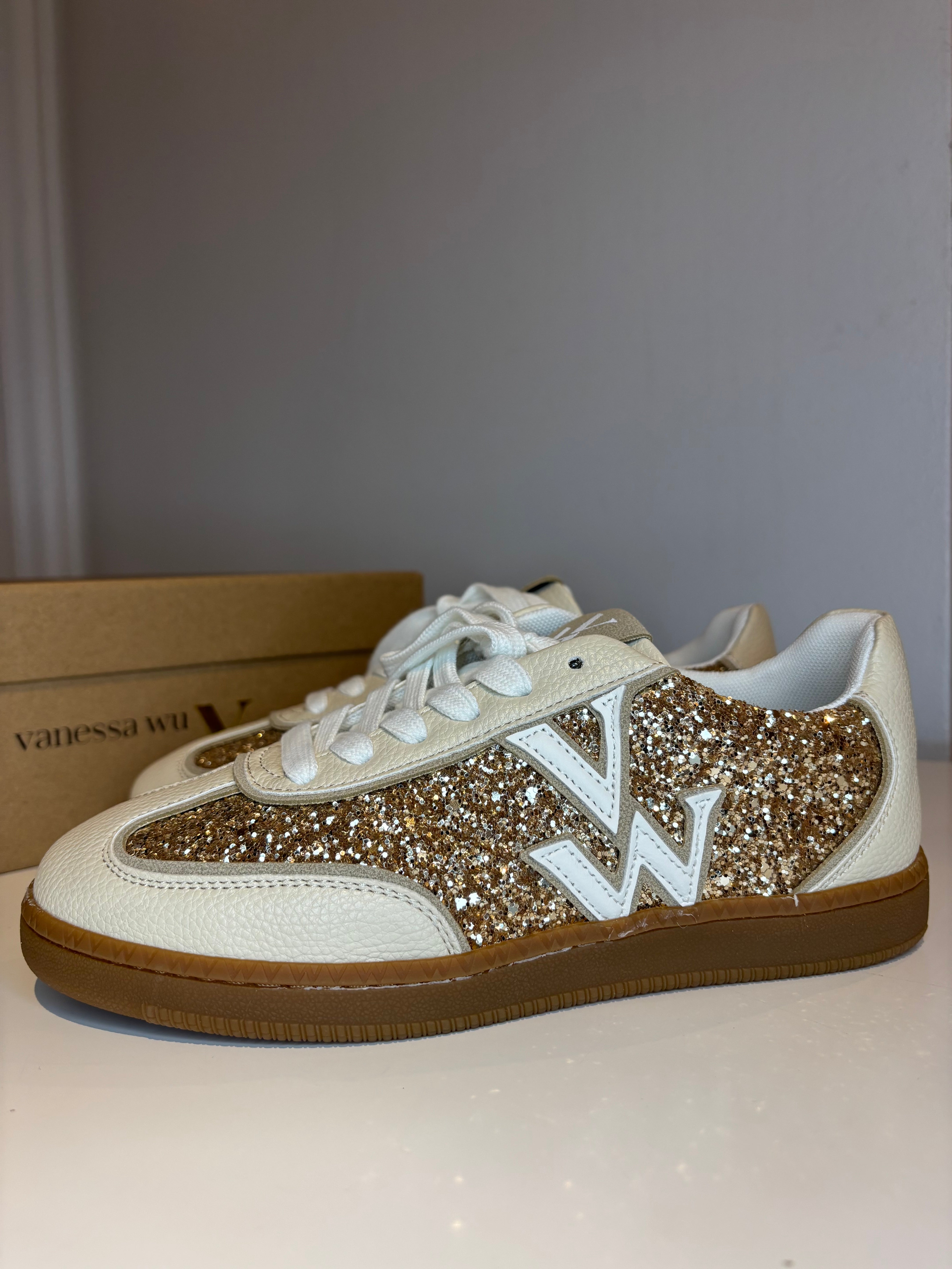 Baskets OR SUZANNE Vanessa Wu