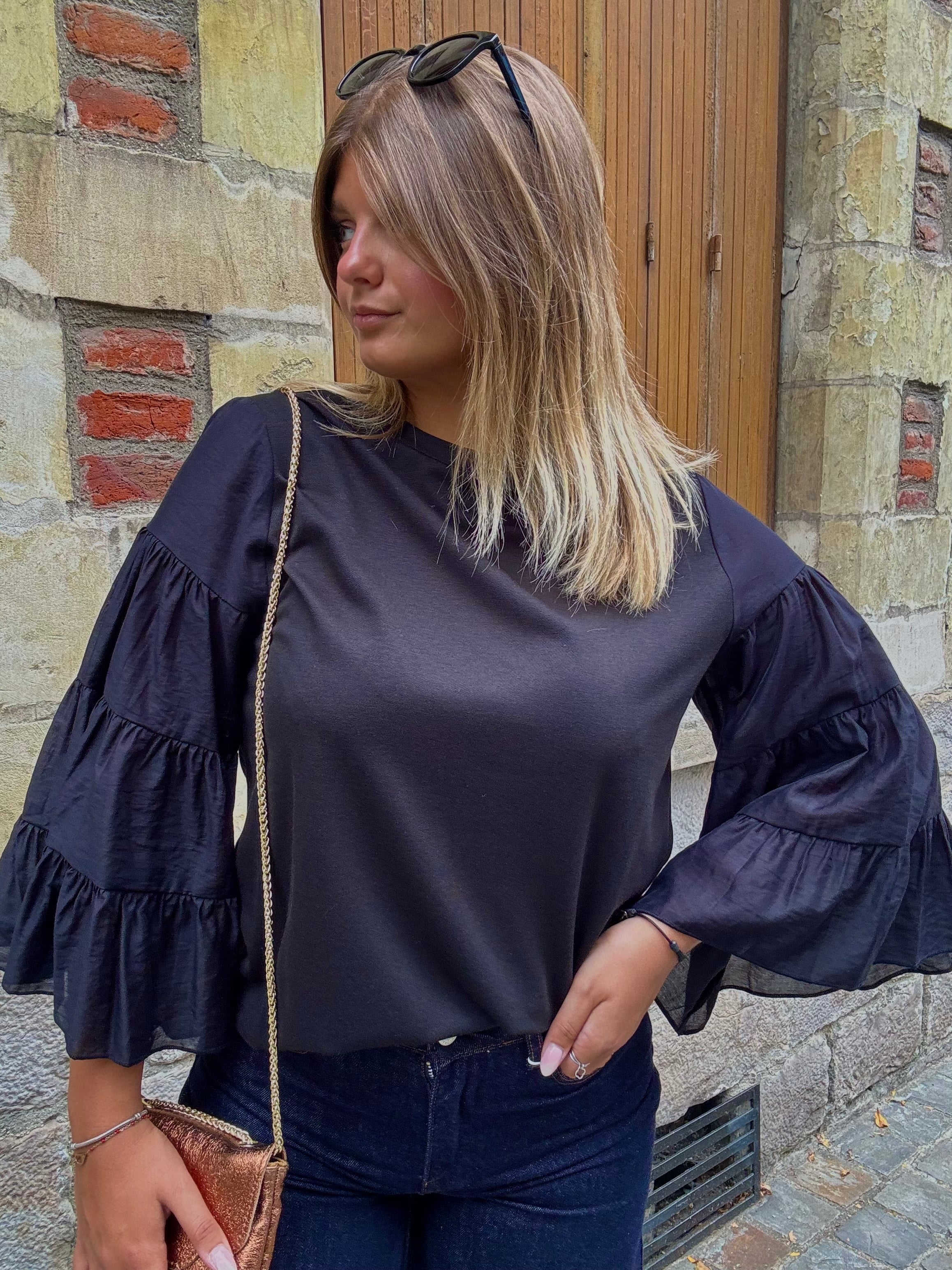 Top Noir Élégant